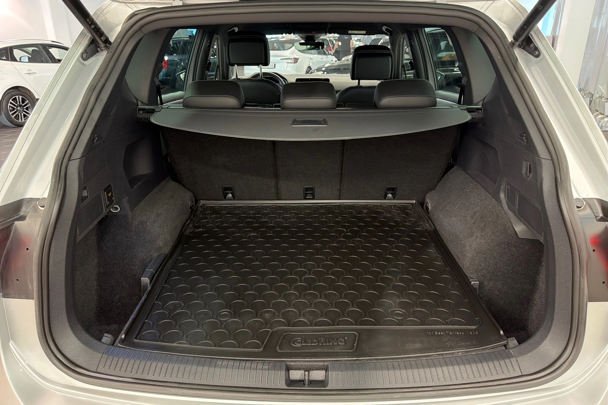 Harmaa SEAT Tarraco 2023 kuva 11.