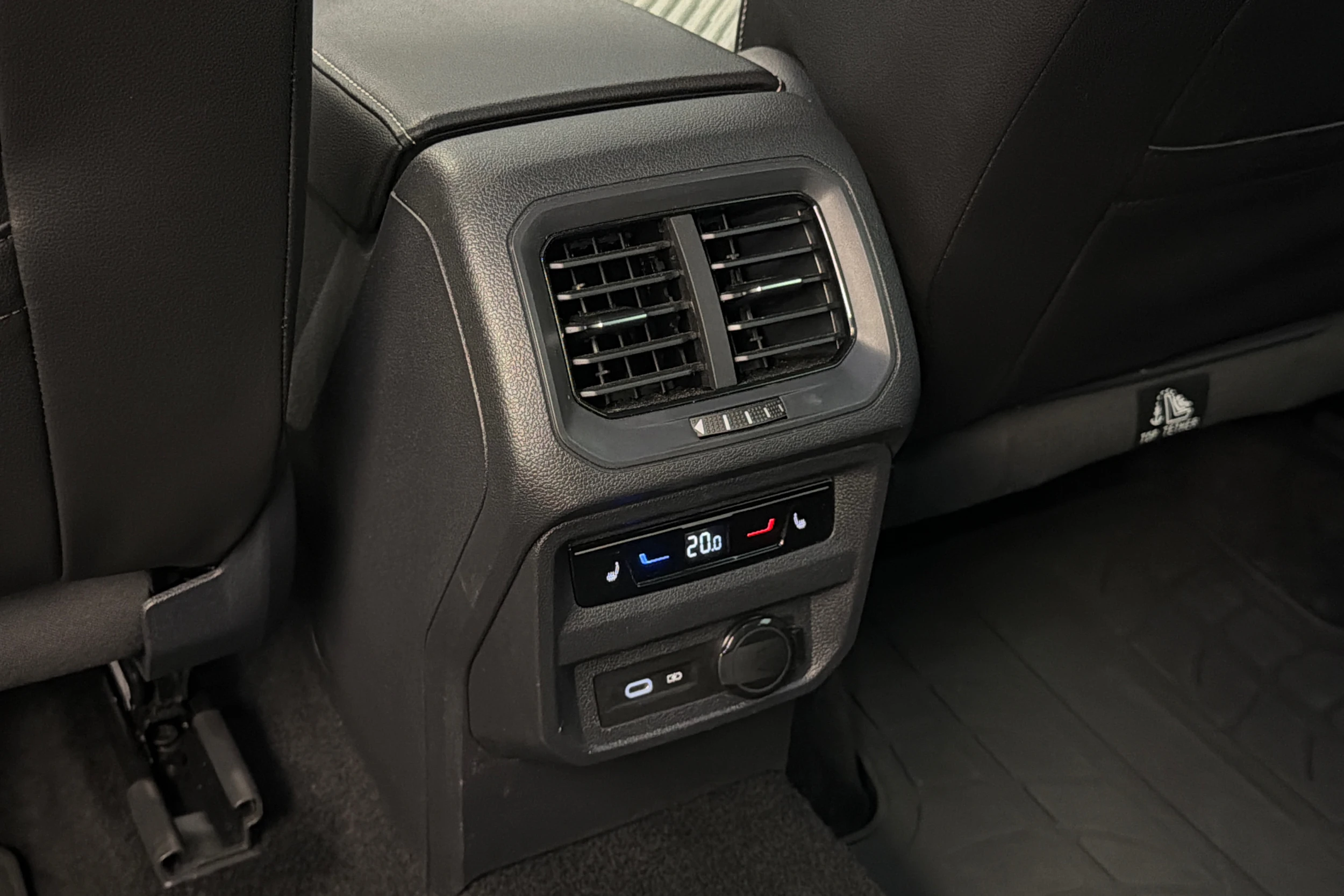 Harmaa SEAT Tarraco 2023 kuva 16.