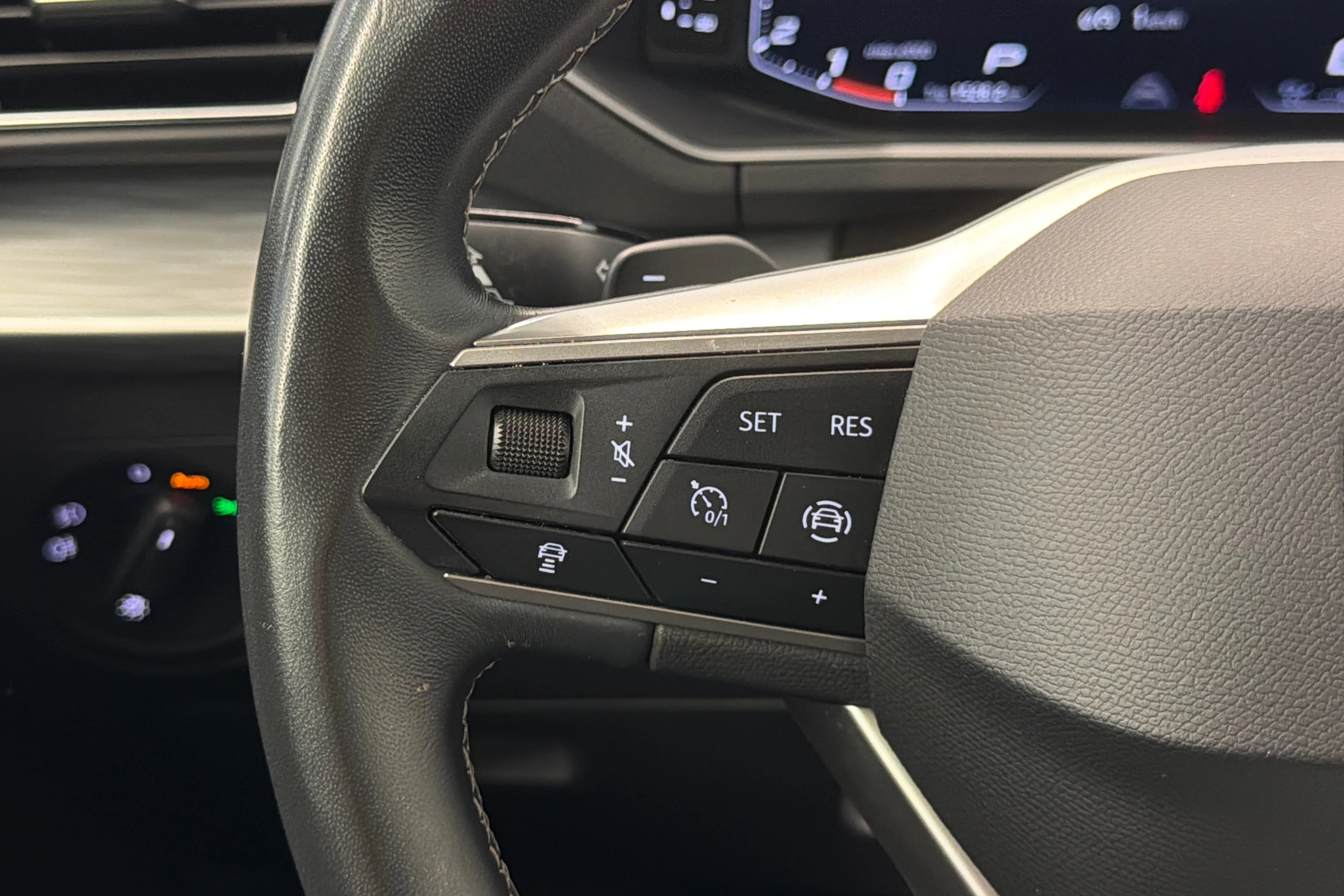 Harmaa SEAT Tarraco 2023 kuva 18.