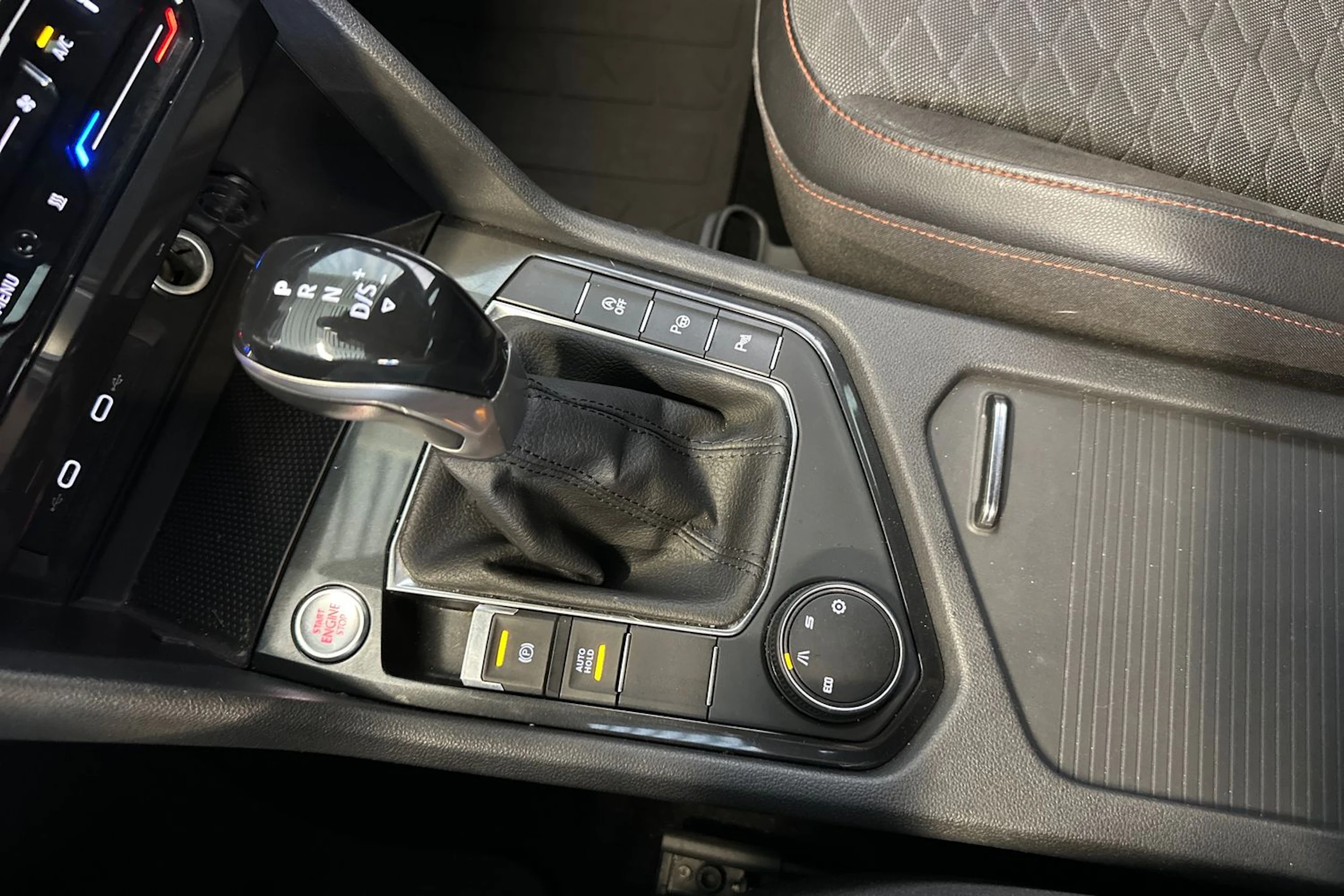harmaa SEAT Tarraco 2022 kuva 23.
