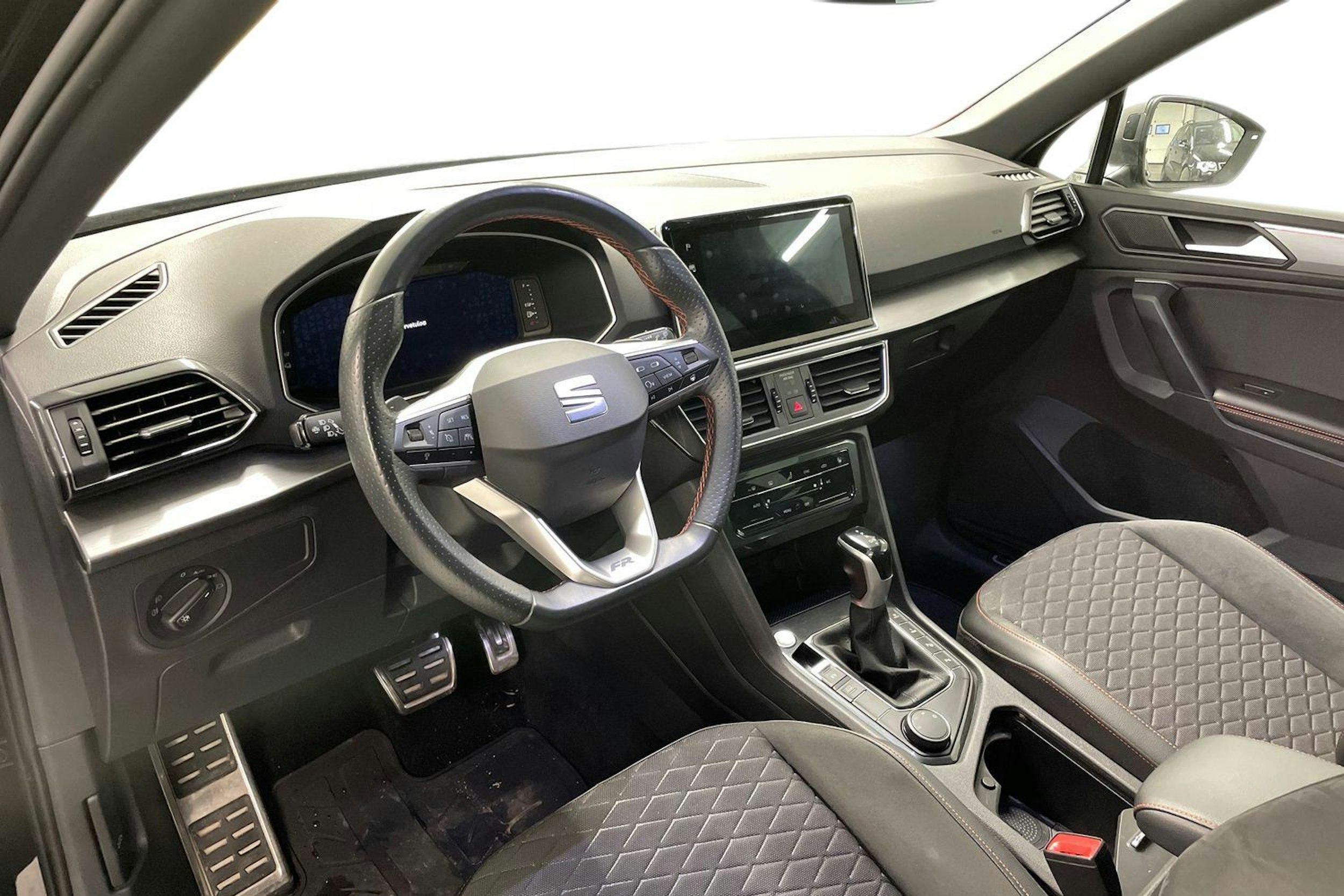 met. musta SEAT Tarraco 2023 kuva 3.