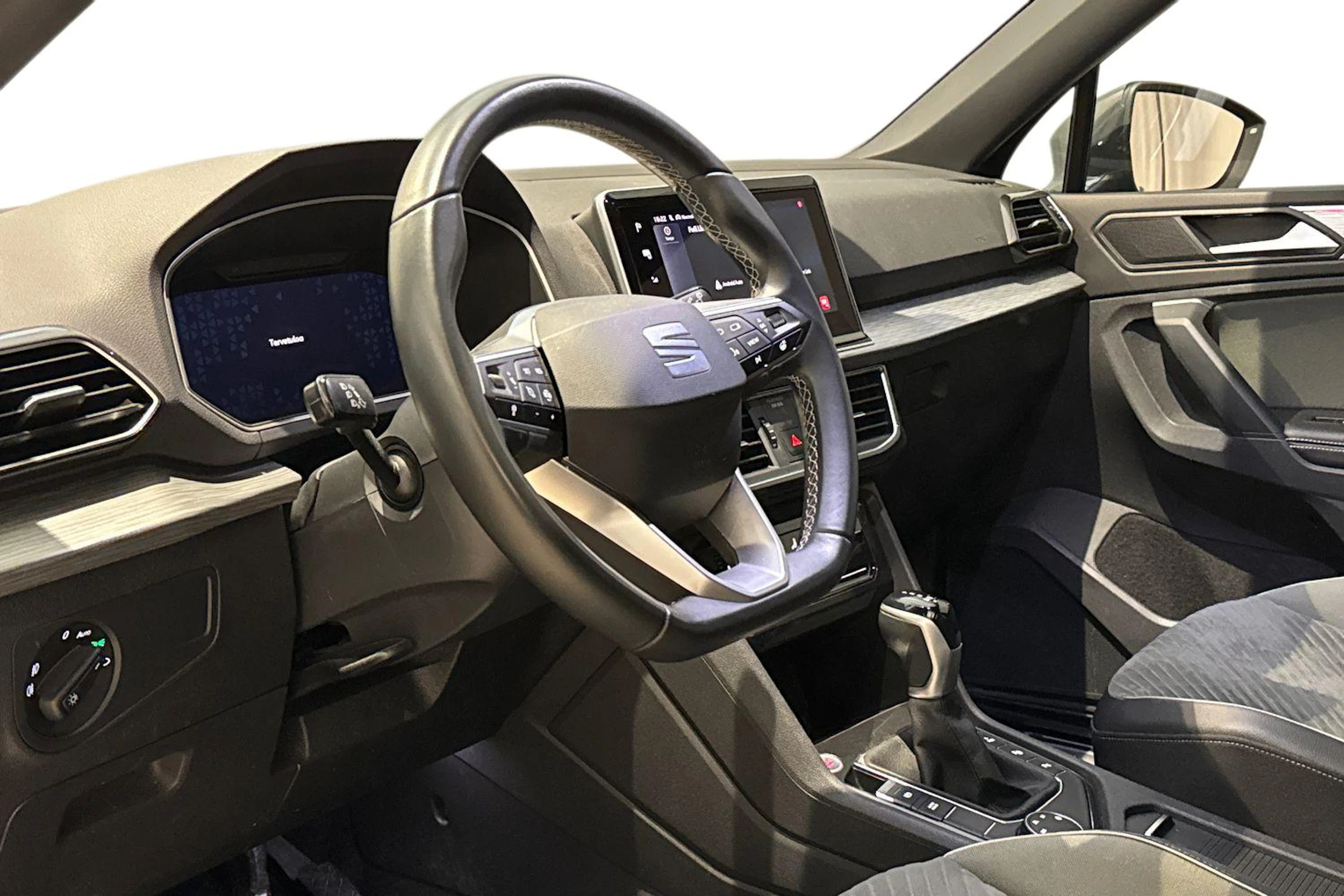 harmaa SEAT Tarraco 2023 kuva 8.