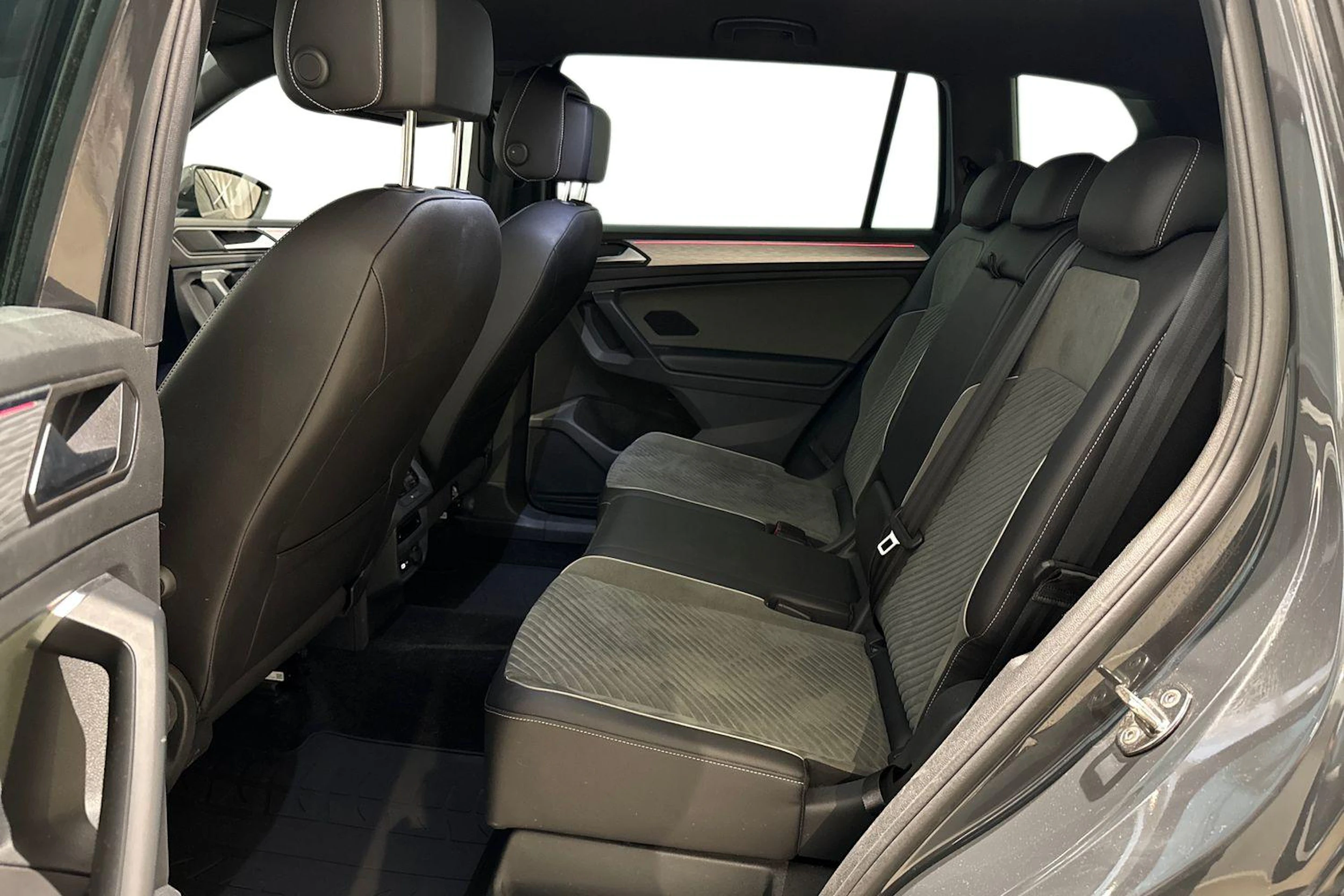 harmaa SEAT Tarraco 2023 kuva 11.