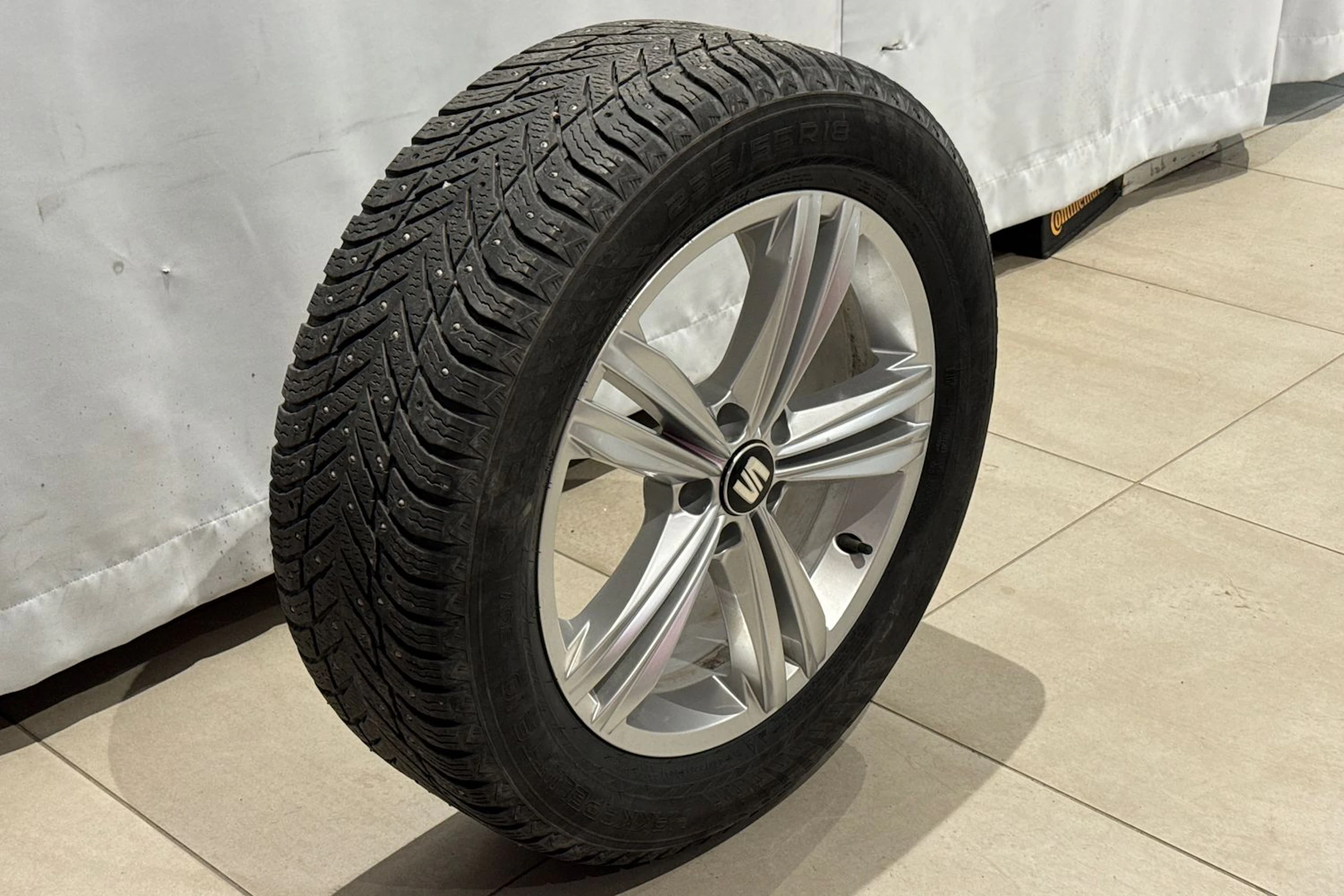 harmaa SEAT Tarraco 2023 kuva 15.