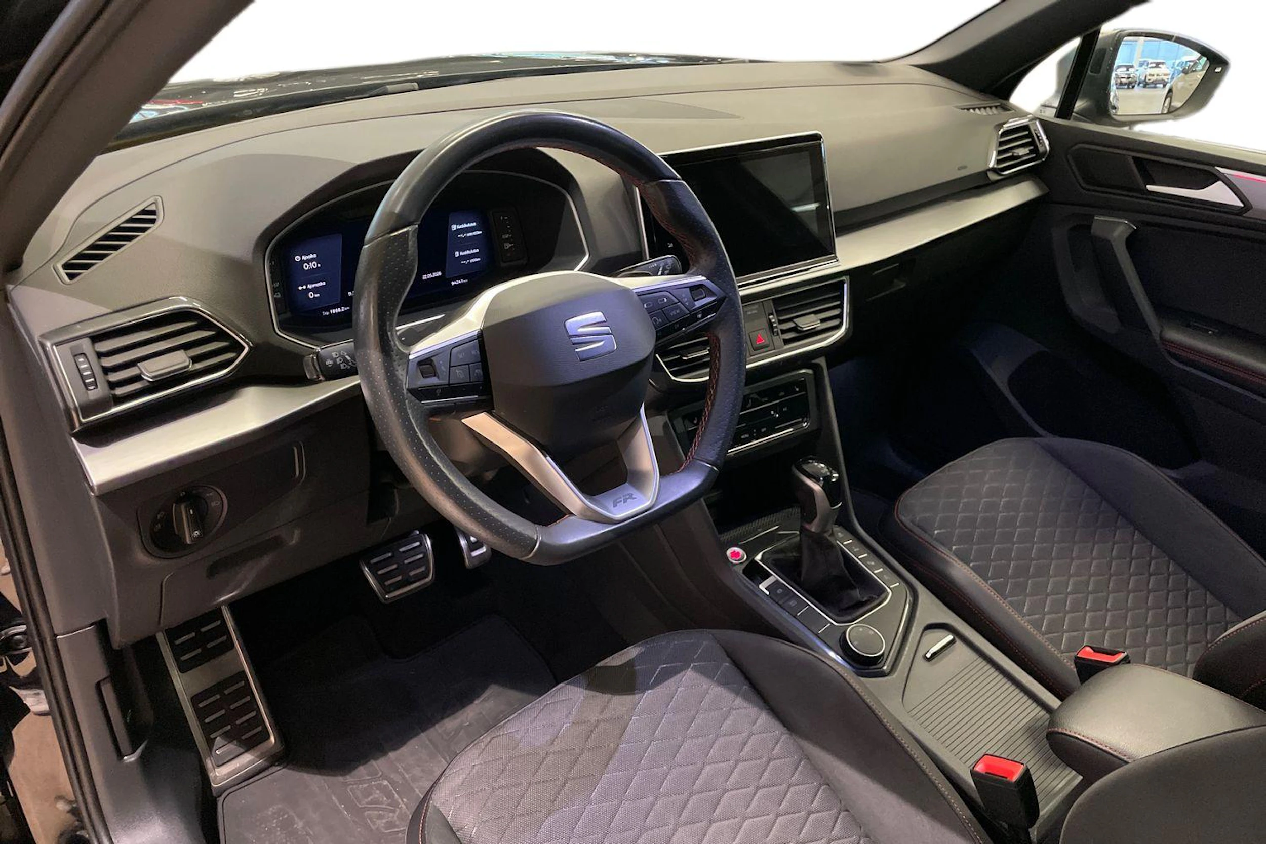 met. musta SEAT Tarraco 2023 kuva 8.