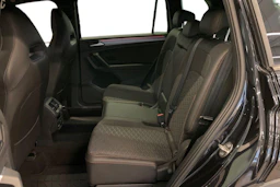 met. musta SEAT Tarraco 2023 kuva 11.