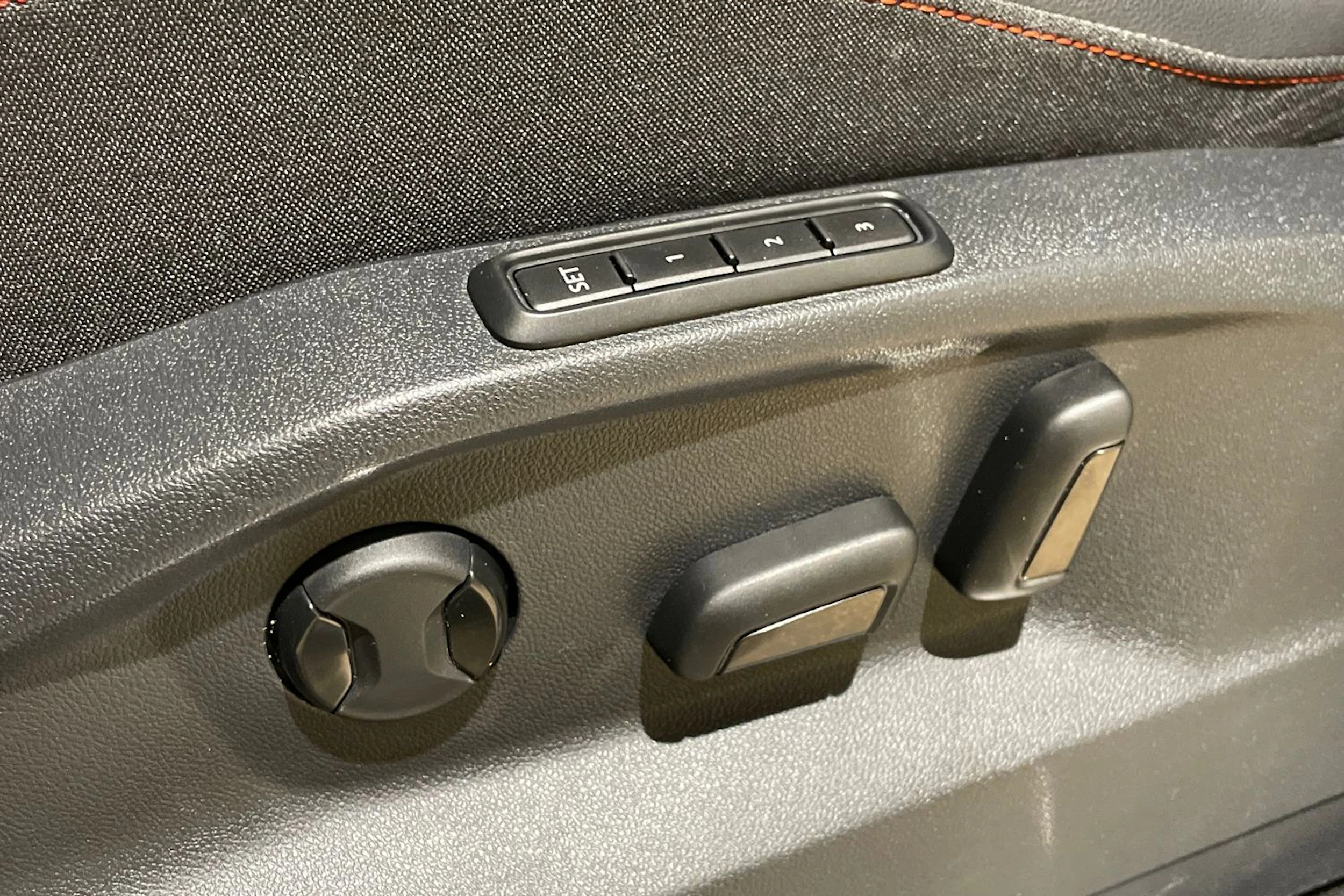 met. musta SEAT Tarraco 2023 kuva 26.