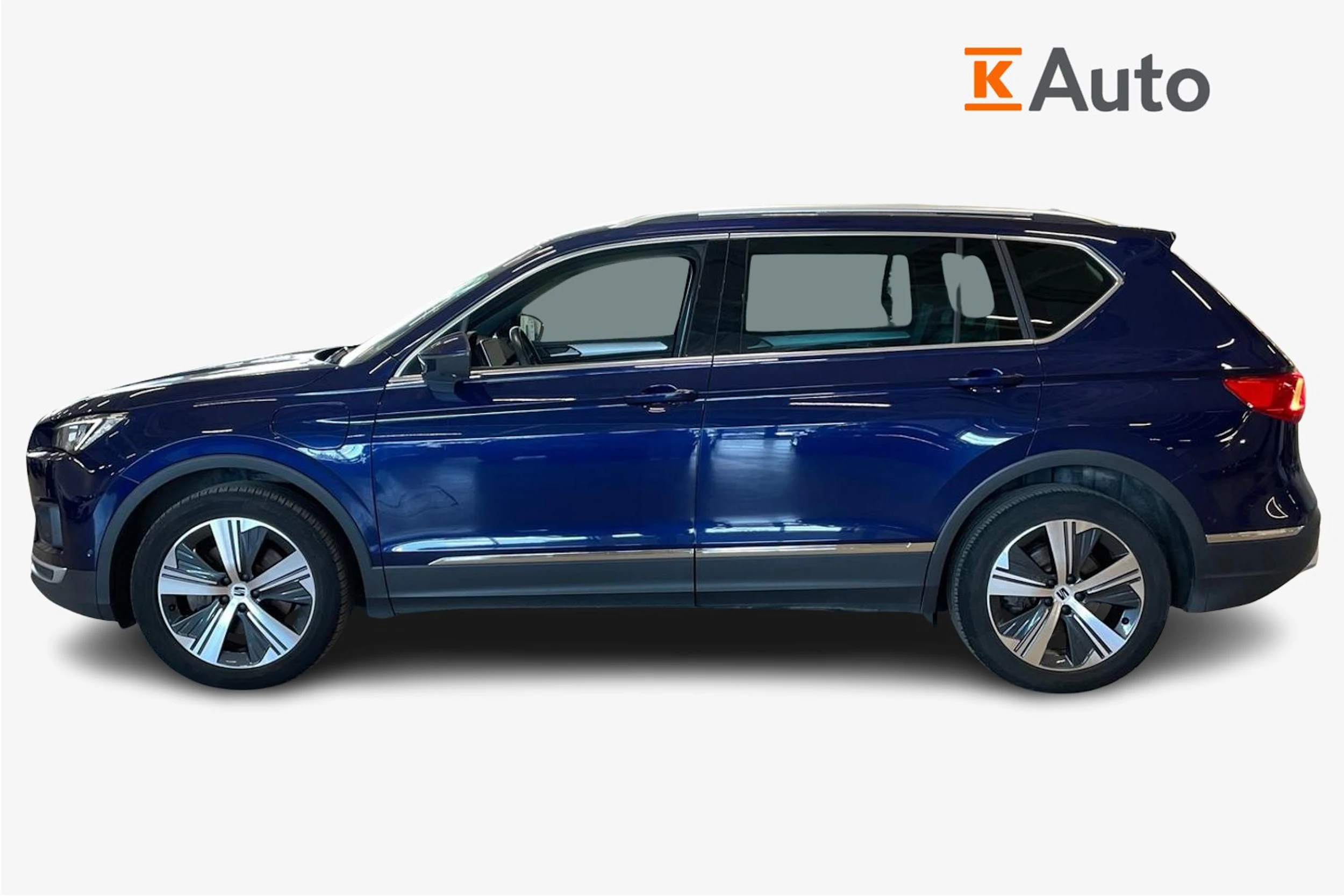 sininen SEAT Tarraco 2023 kuva 5.