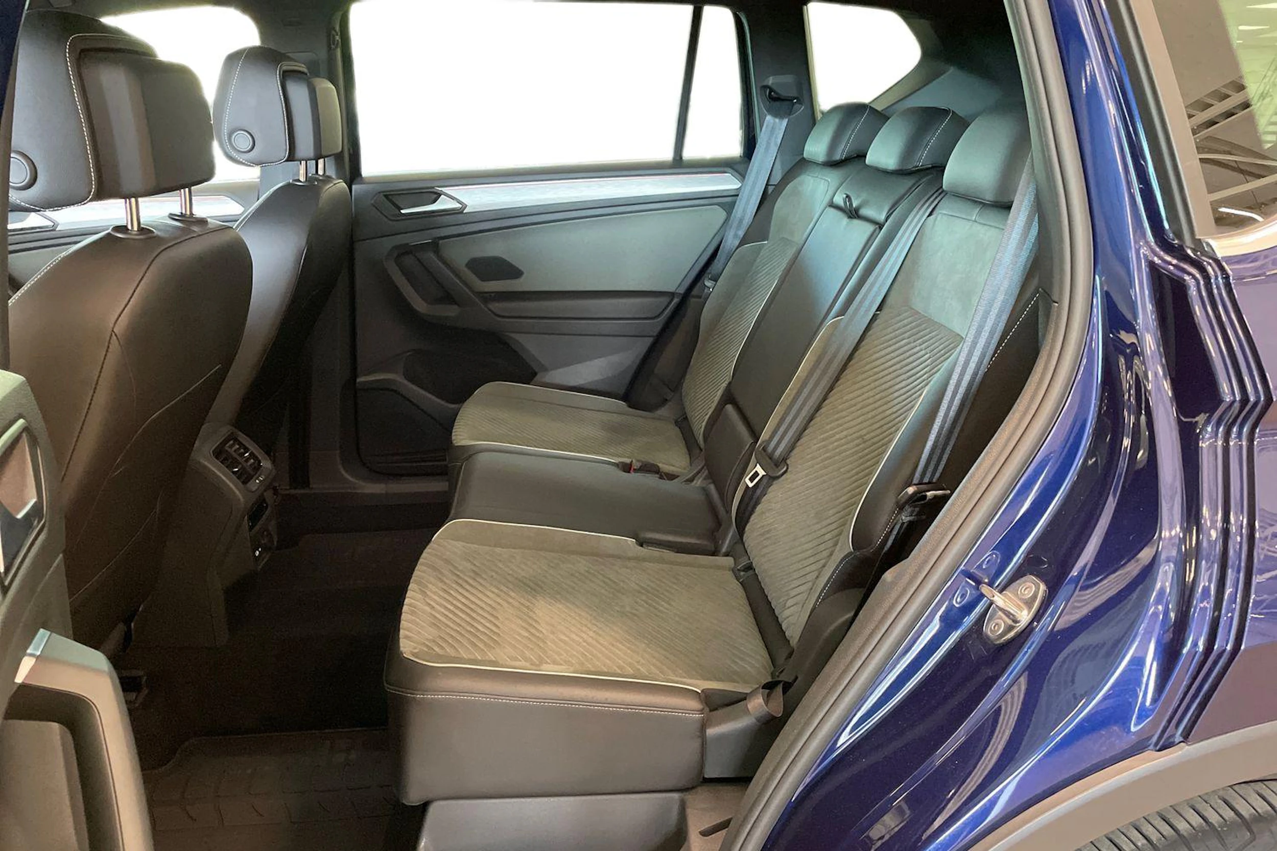 sininen SEAT Tarraco 2023 kuva 8.