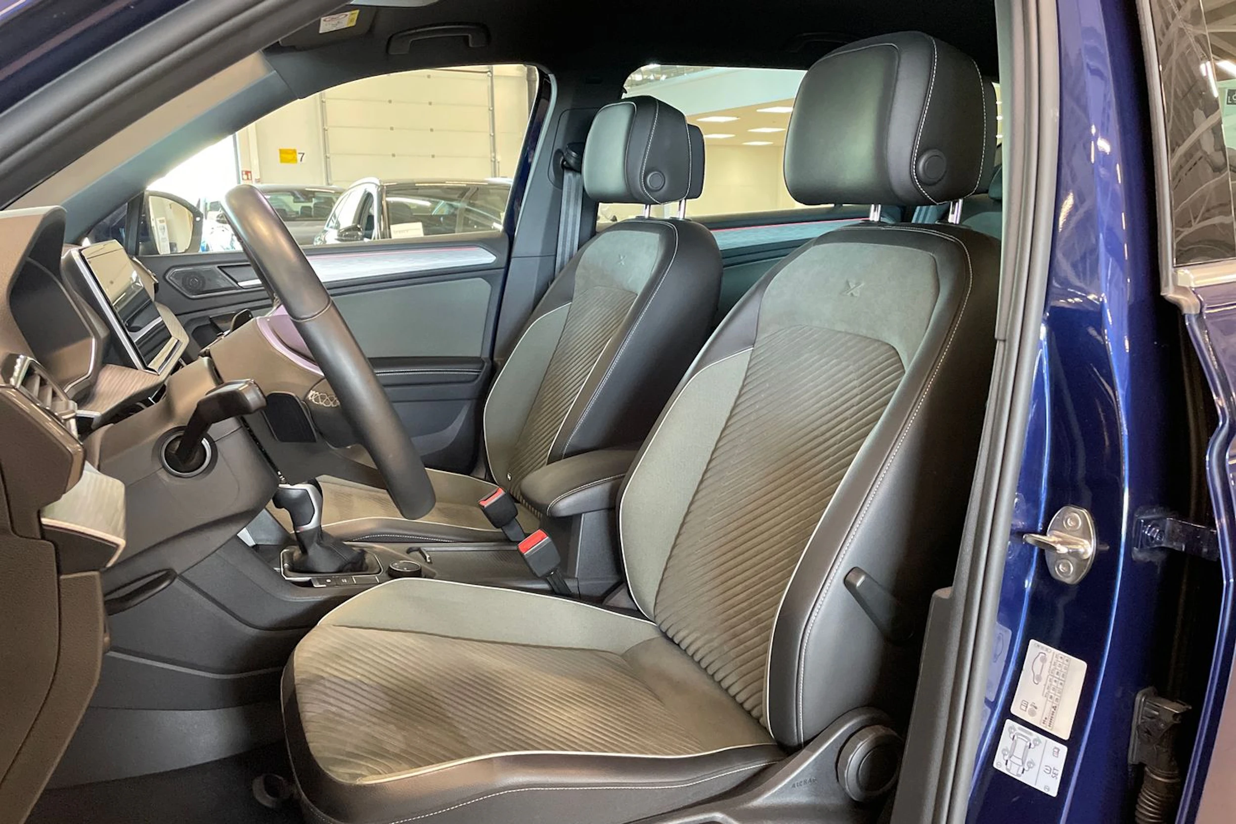 sininen SEAT Tarraco 2023 kuva 11.