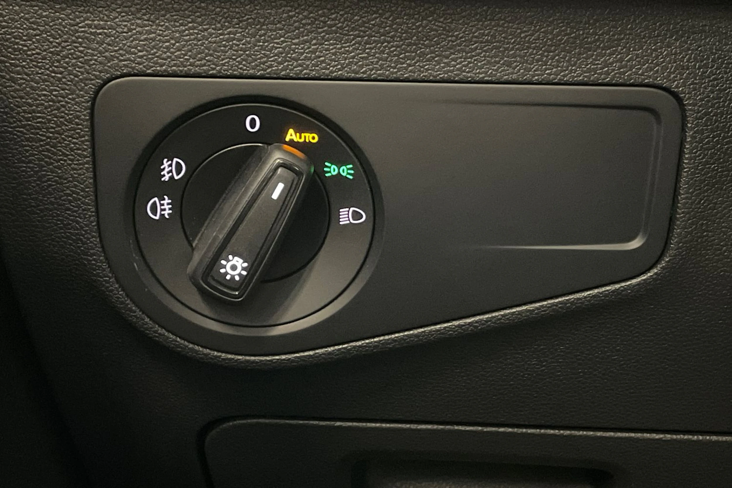 sininen SEAT Tarraco 2023 kuva 17.