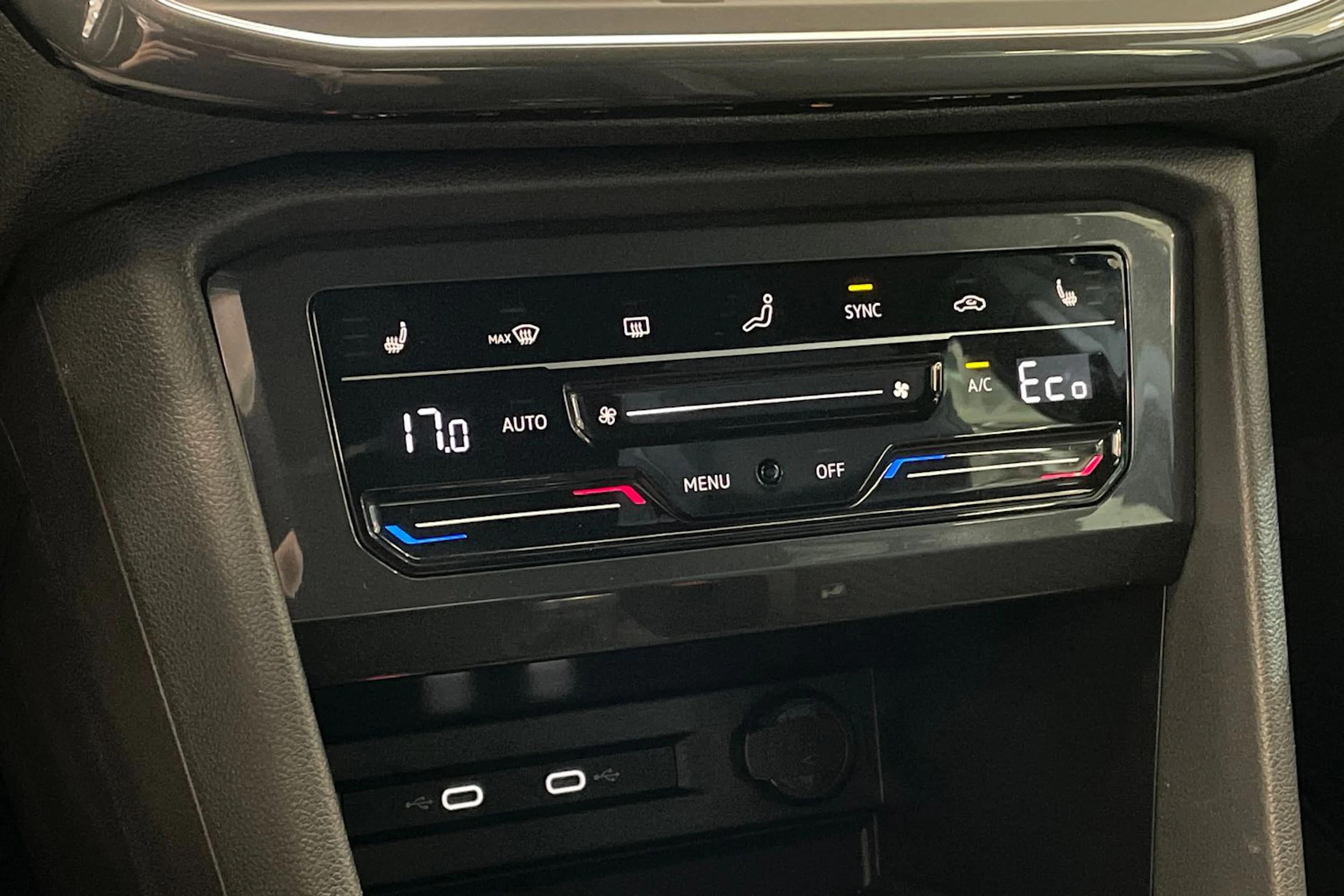 sininen SEAT Tarraco 2023 kuva 26.