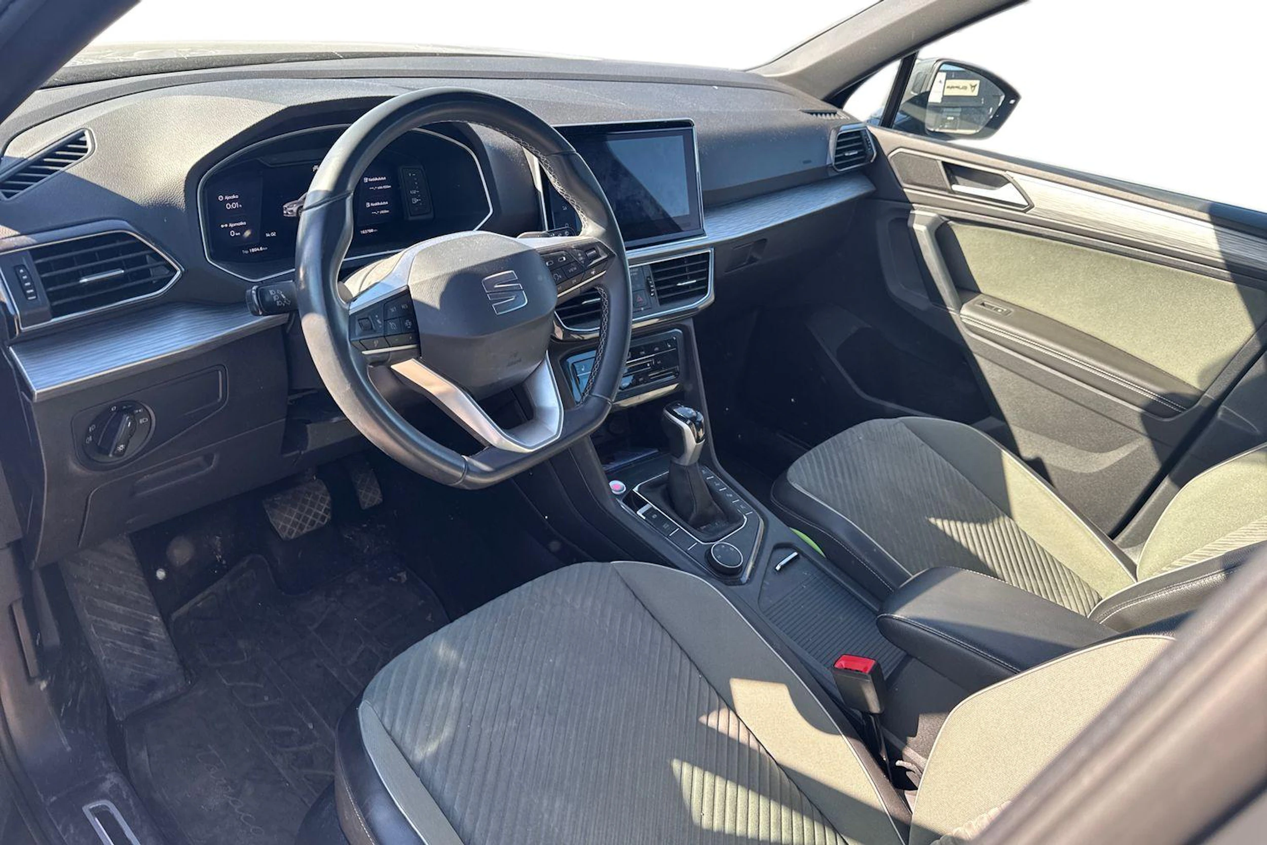 harmaa SEAT Tarraco 2023 kuva 3.