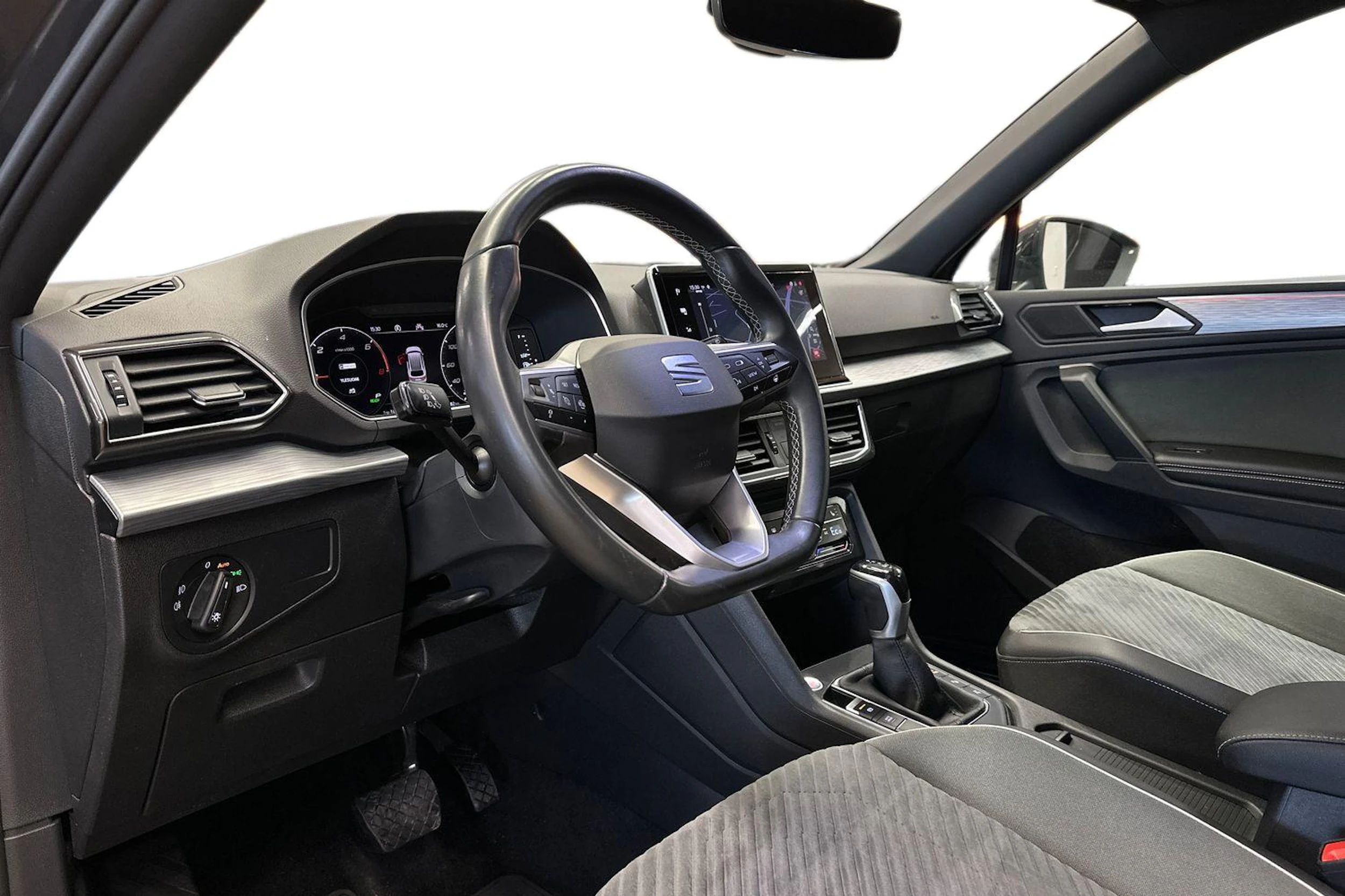 harmaa SEAT Tarraco 2023 kuva 8.