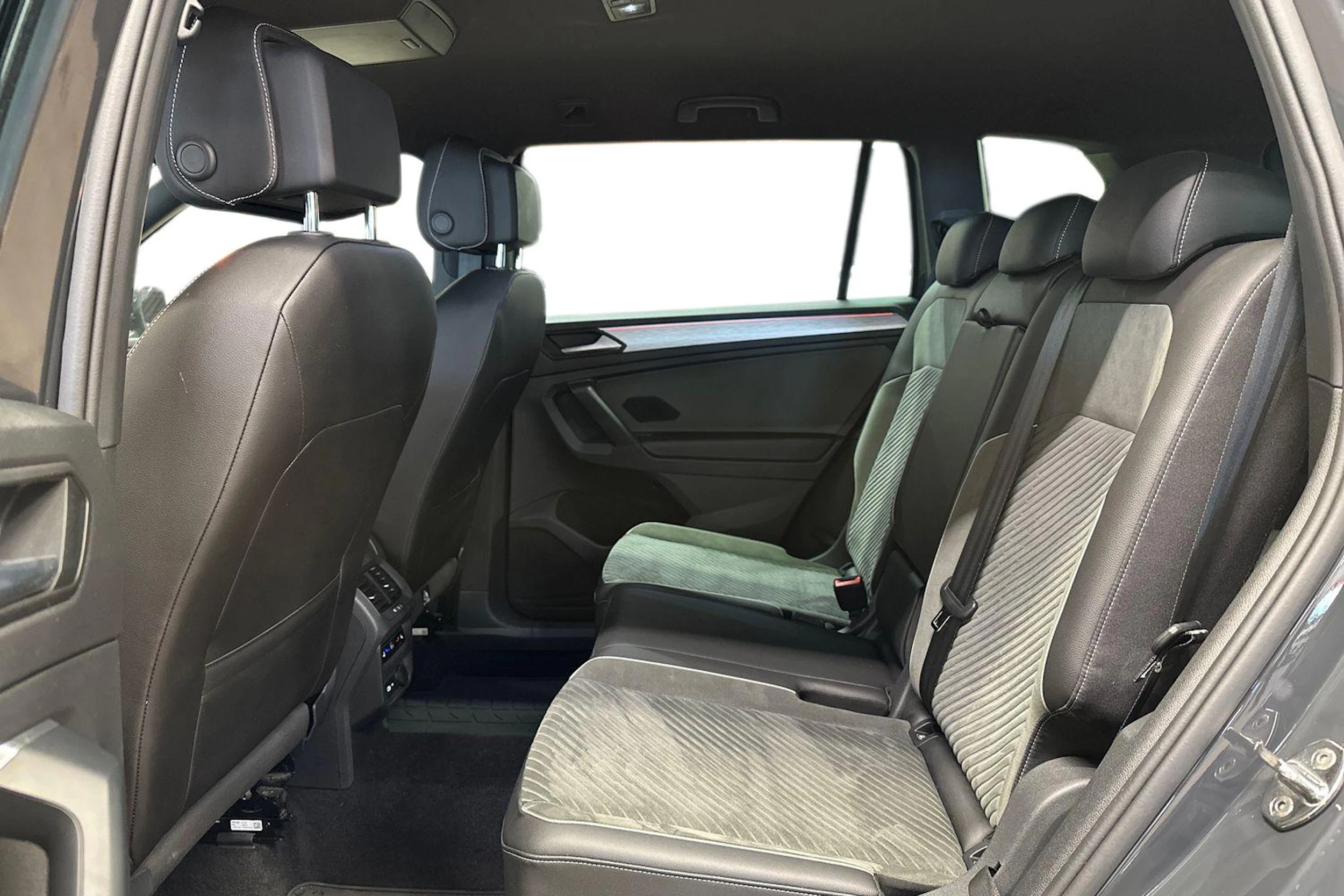 harmaa SEAT Tarraco 2023 kuva 11.