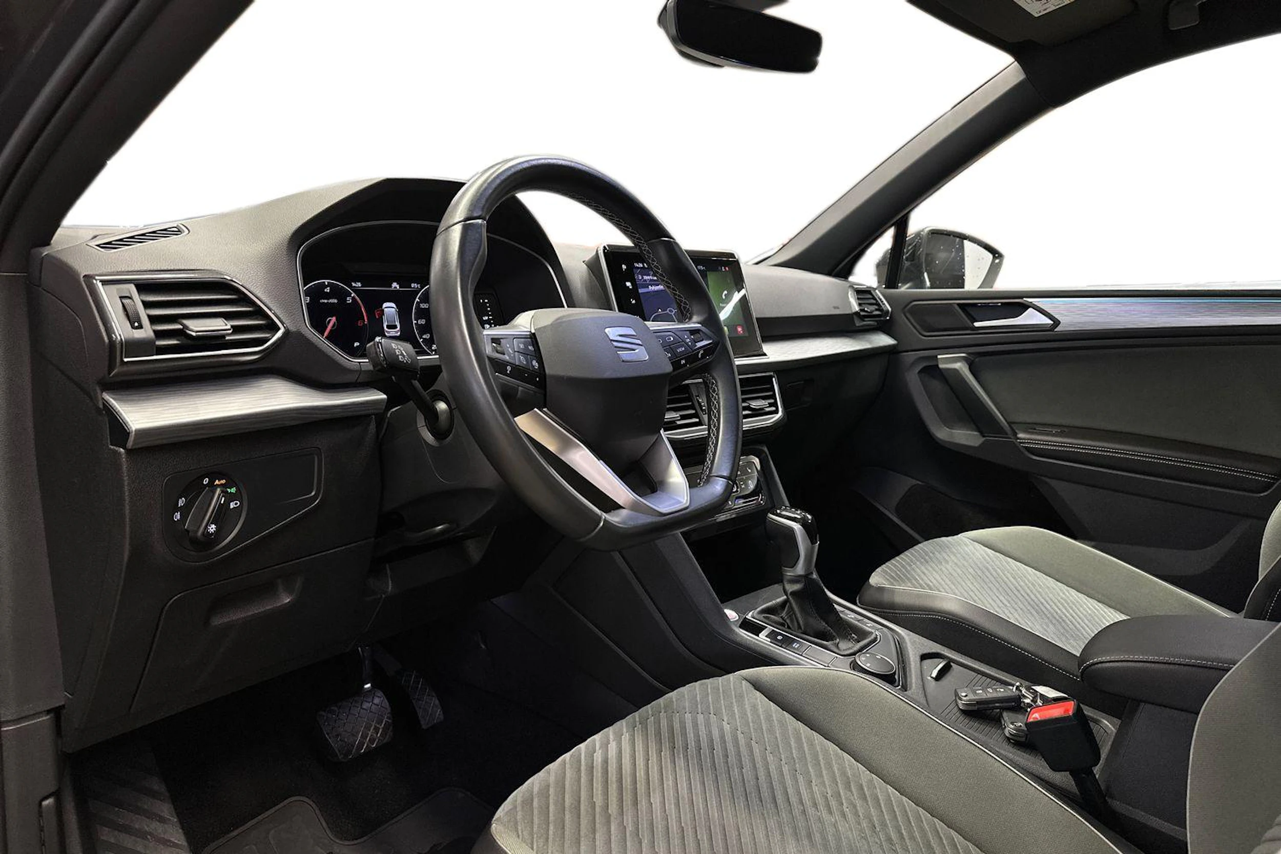 harmaa SEAT Tarraco 2023 kuva 6.