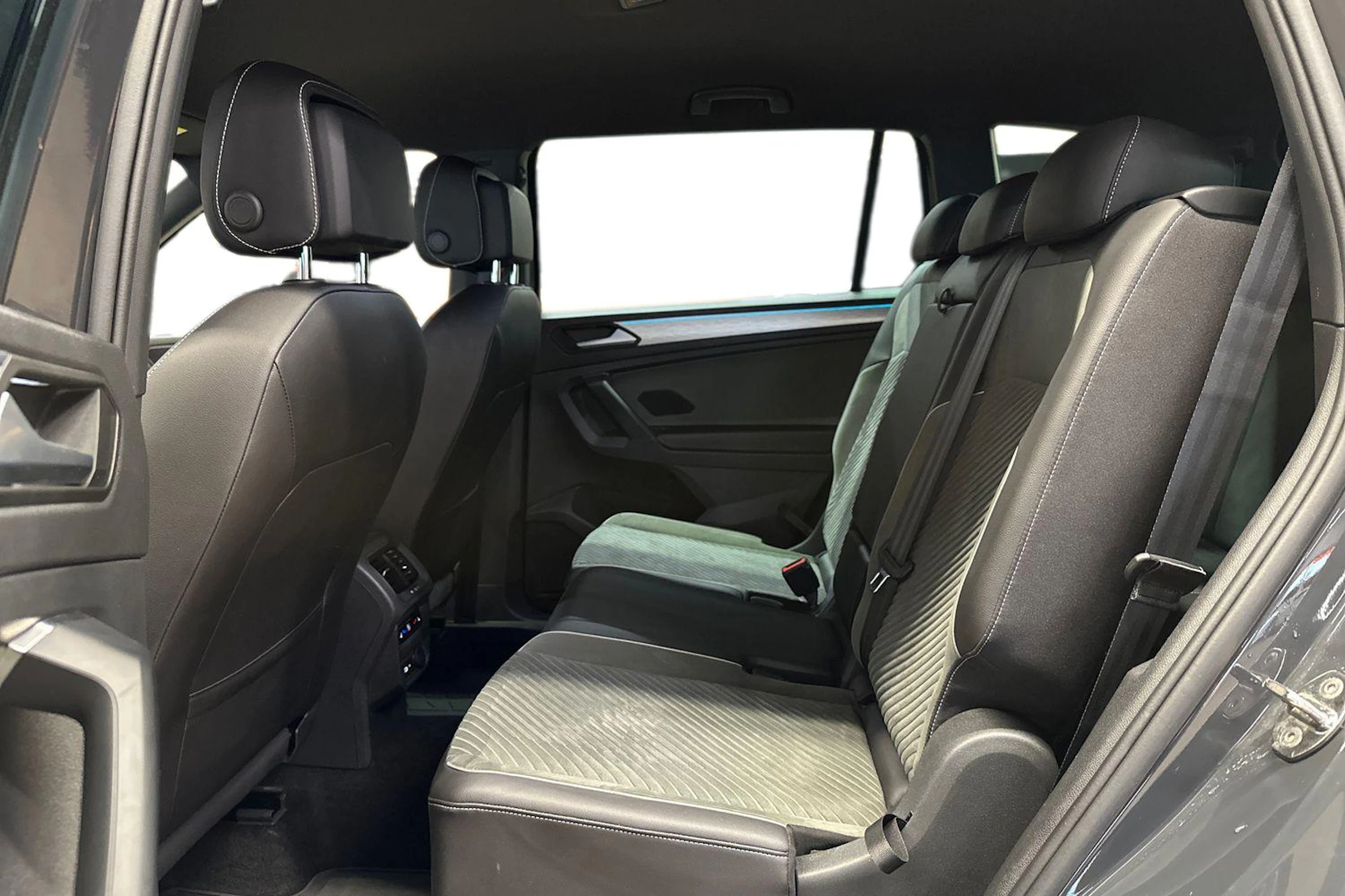 harmaa SEAT Tarraco 2023 kuva 8.
