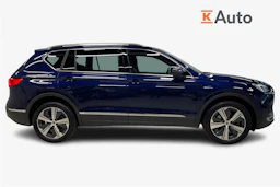 sininen SEAT Tarraco 2023 kuva 7.
