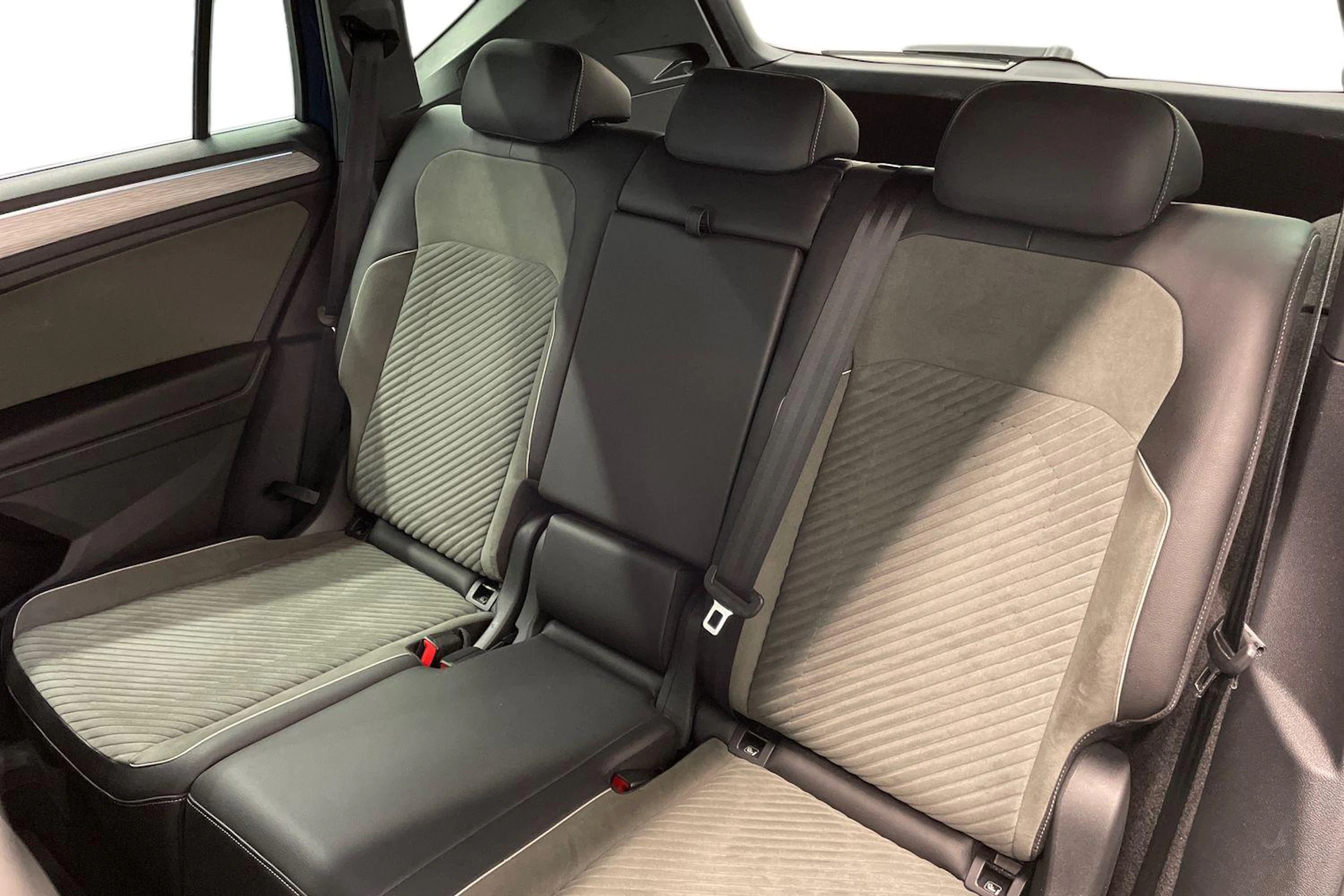sininen SEAT Tarraco 2023 kuva 11.