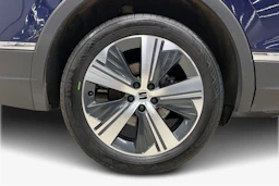sininen SEAT Tarraco 2023 kuva 12.