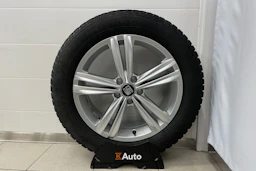 sininen SEAT Tarraco 2023 kuva 13.