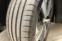 sininen SEAT Tarraco 2023 kuva 15.