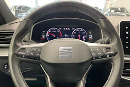 sininen SEAT Tarraco 2023 kuva 17.