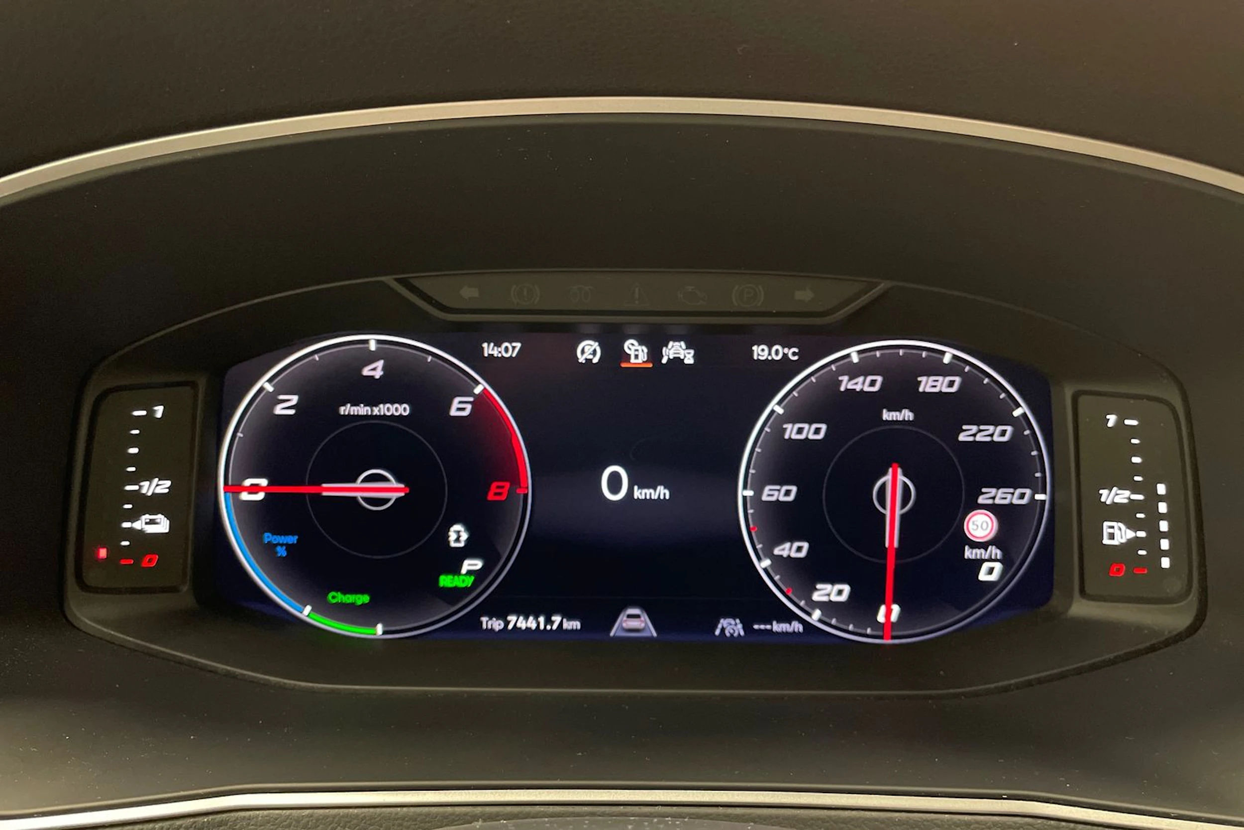 sininen SEAT Tarraco 2023 kuva 18.