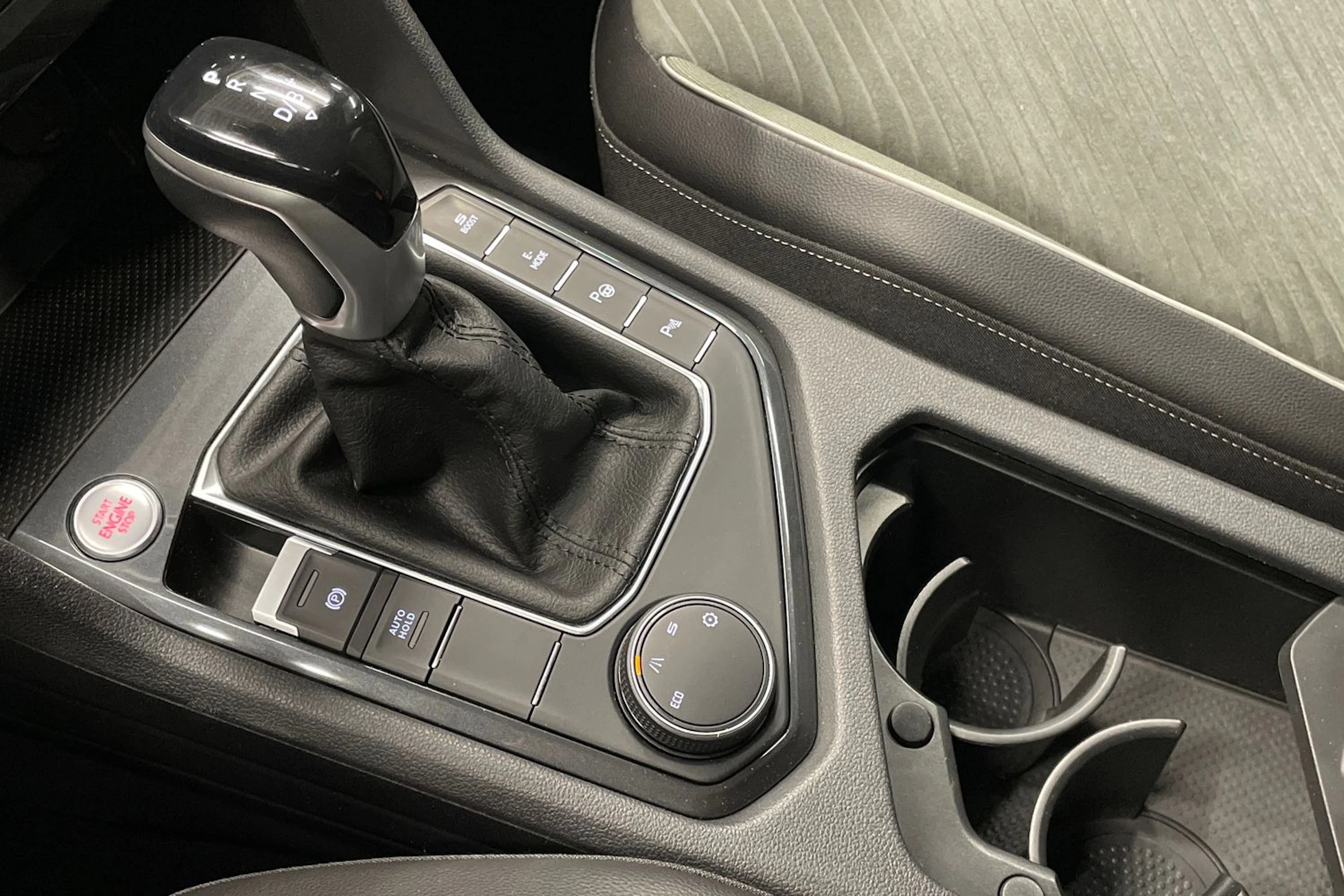 sininen SEAT Tarraco 2023 kuva 19.