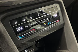 sininen SEAT Tarraco 2023 kuva 20.