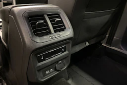 sininen SEAT Tarraco 2023 kuva 24.