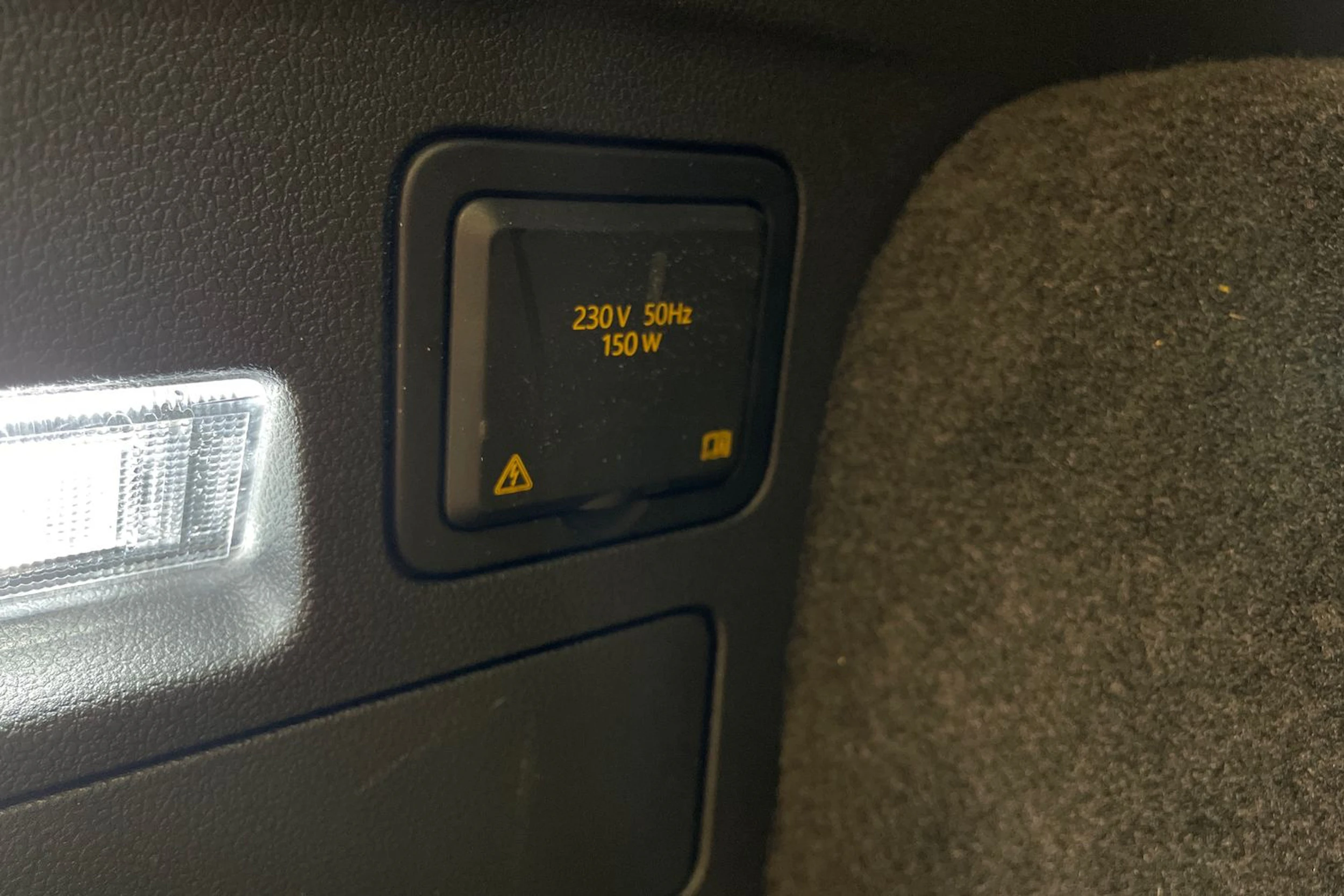 sininen SEAT Tarraco 2023 kuva 27.