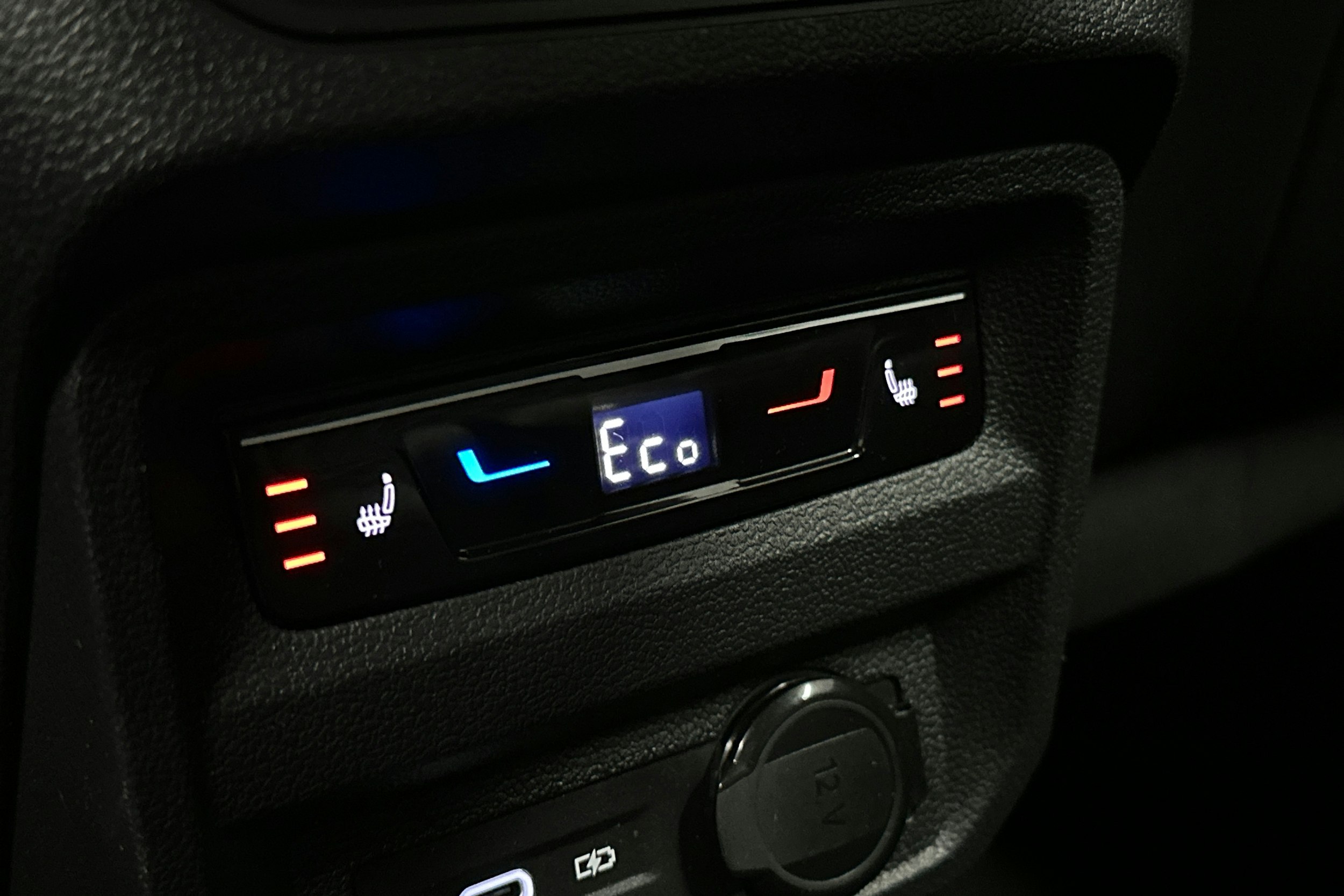 valkoinen SEAT Tarraco 2023 kuva 17.