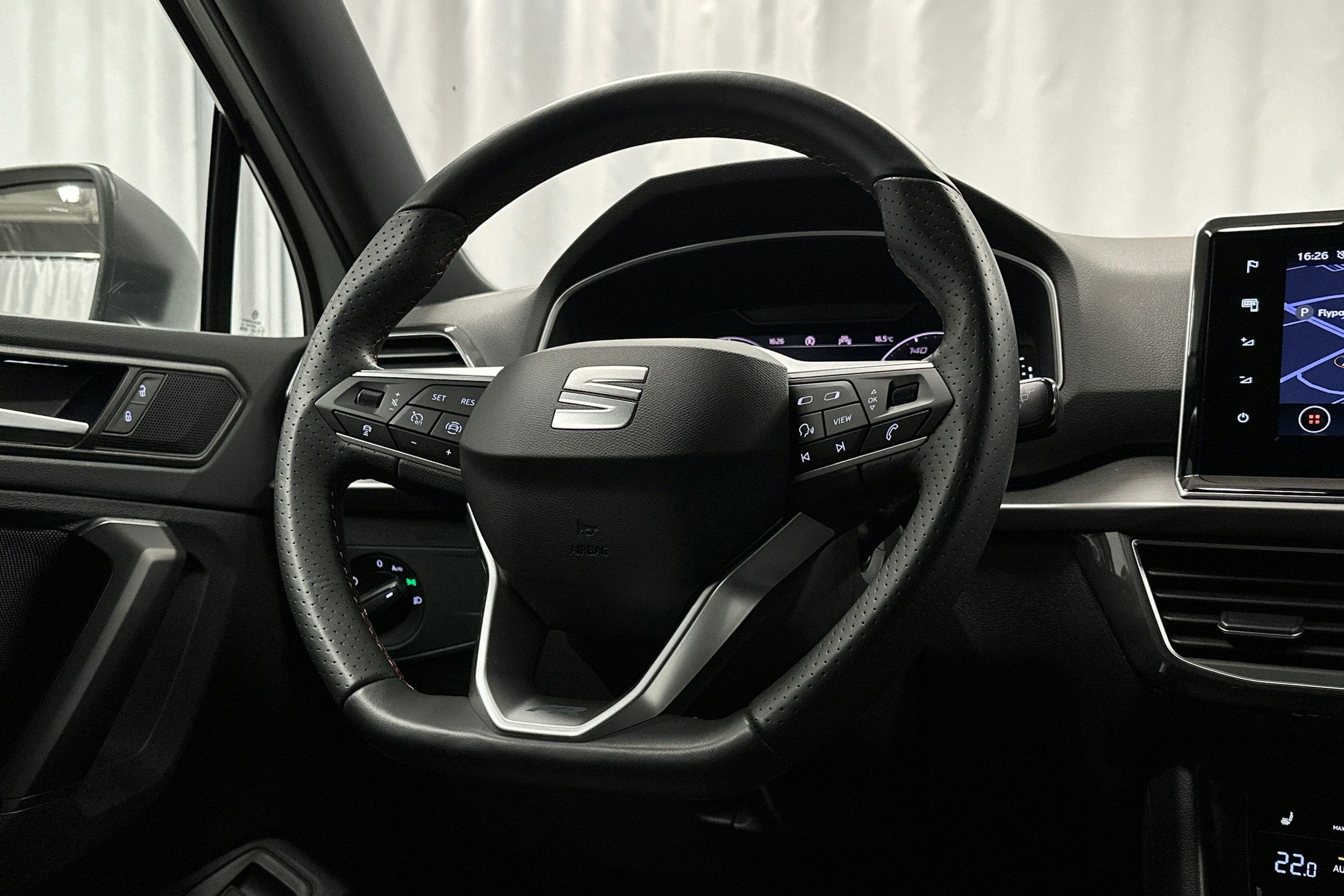valkoinen SEAT Tarraco 2023 kuva 20.