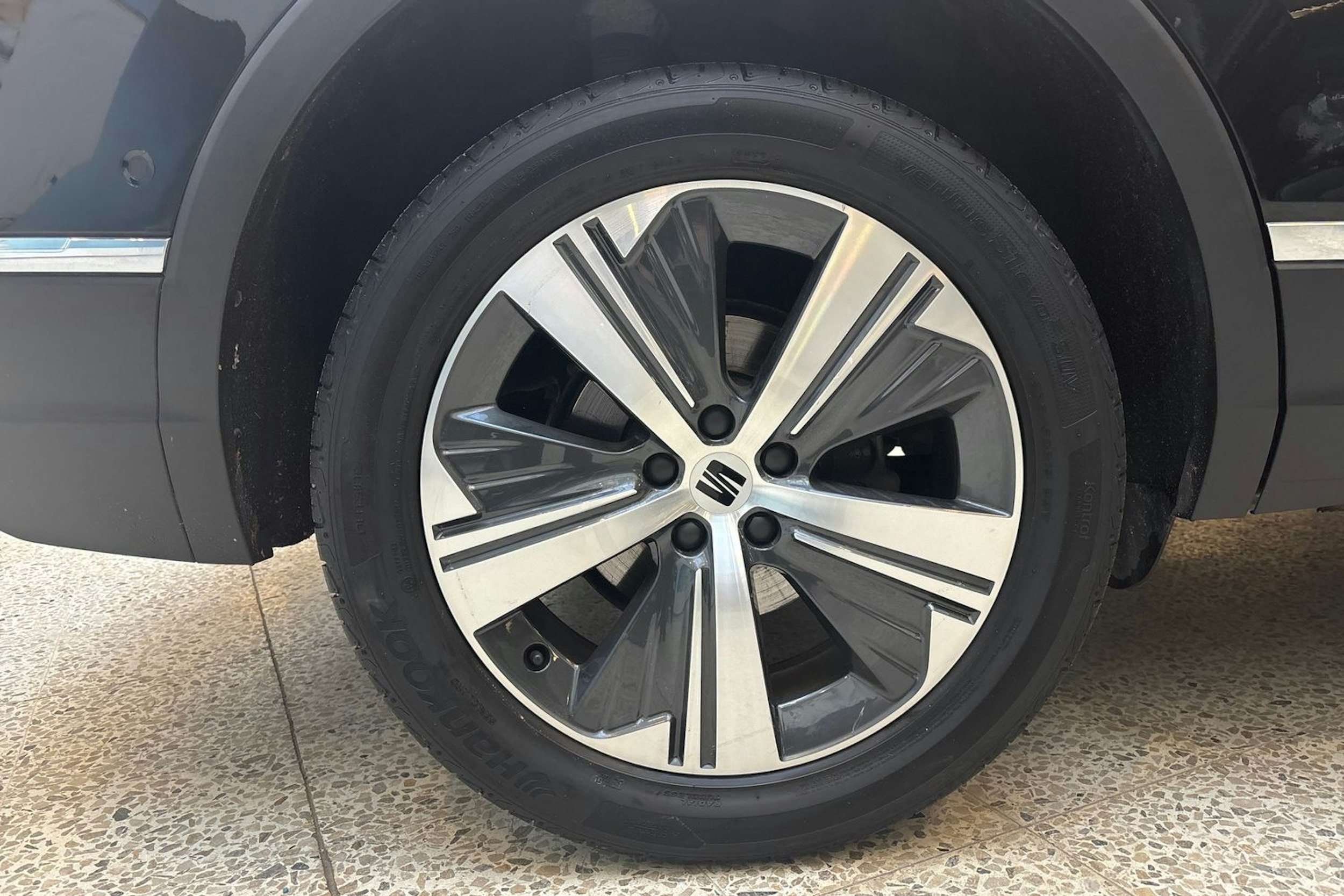 musta SEAT Tarraco 2023 kuva 9.