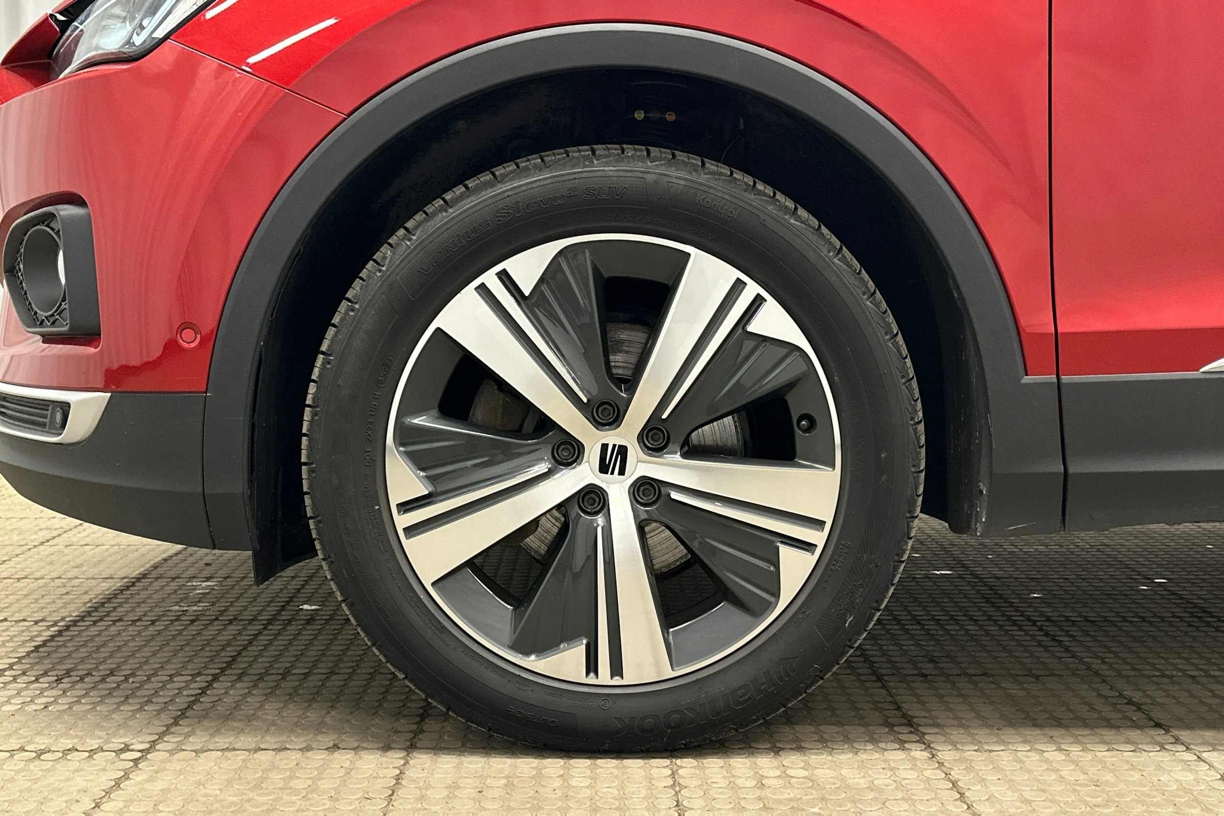 punainen SEAT Tarraco 2023 kuva 11.