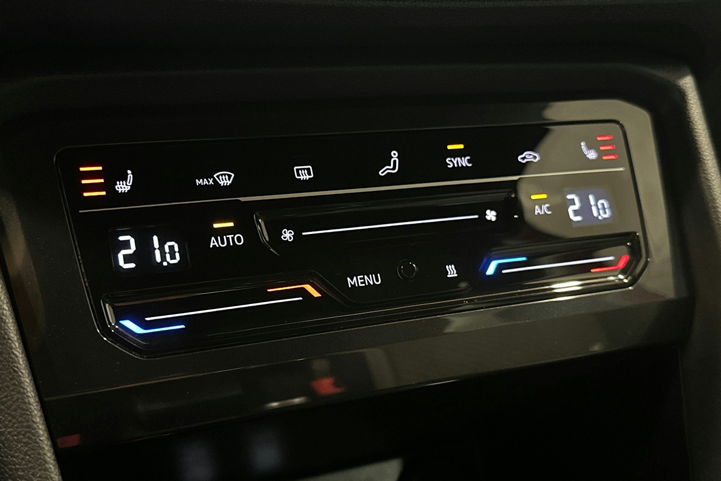 punainen SEAT Tarraco 2023 kuva 25.