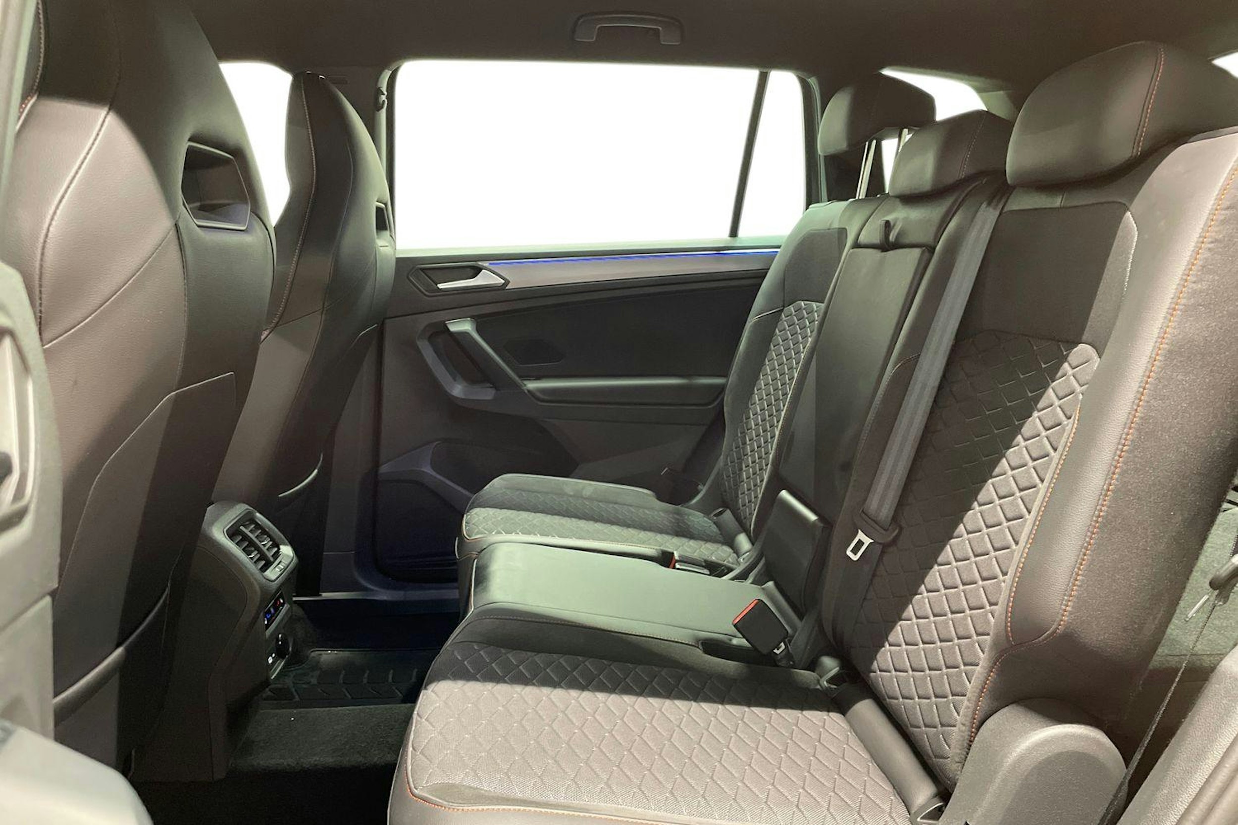 met. harmaa SEAT Tarraco 2024 kuva 10.