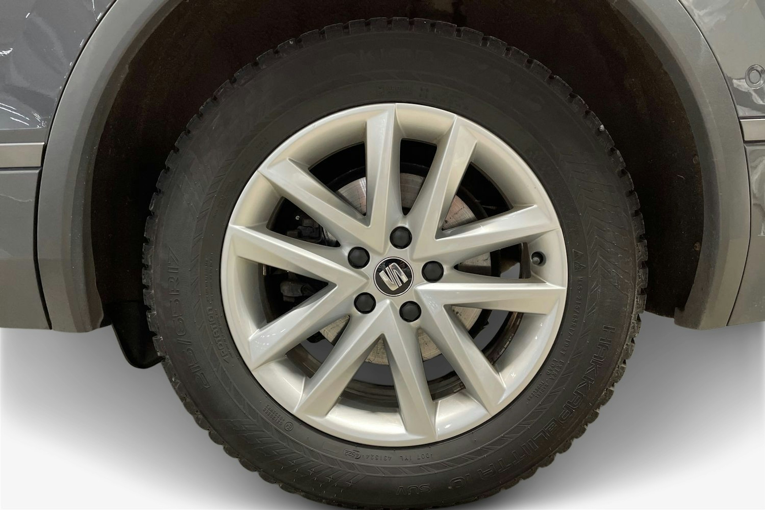 met. harmaa SEAT Tarraco 2024 kuva 11.