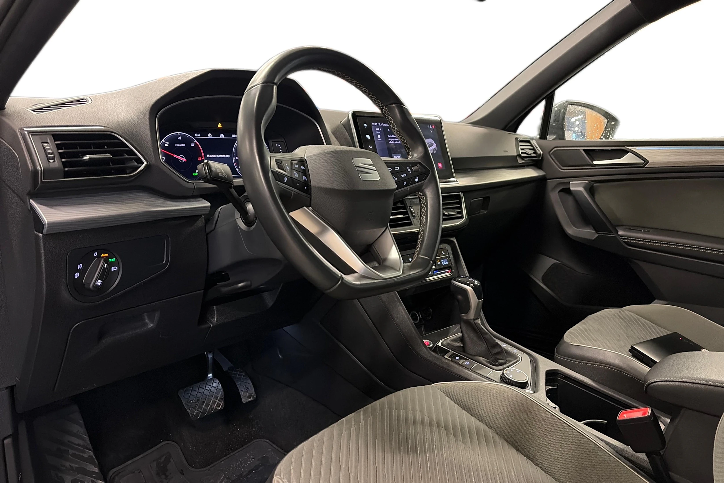 harmaa SEAT Tarraco 2024 kuva 3.