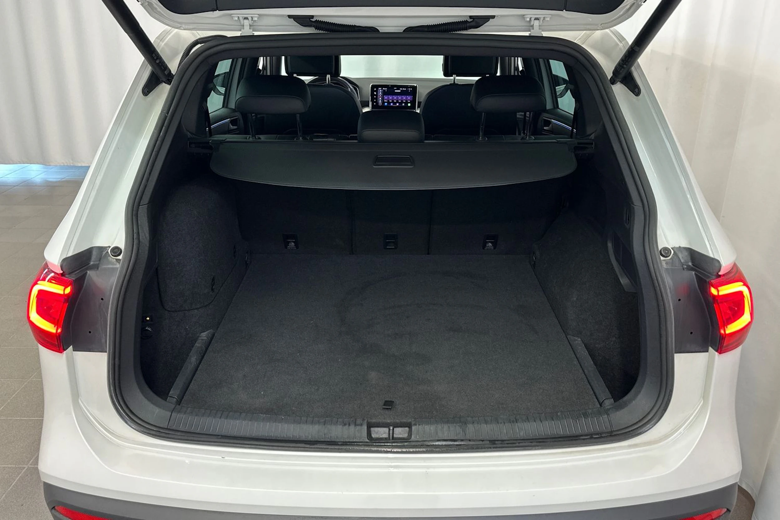 valkoinen SEAT Tarraco 2024 kuva 13.