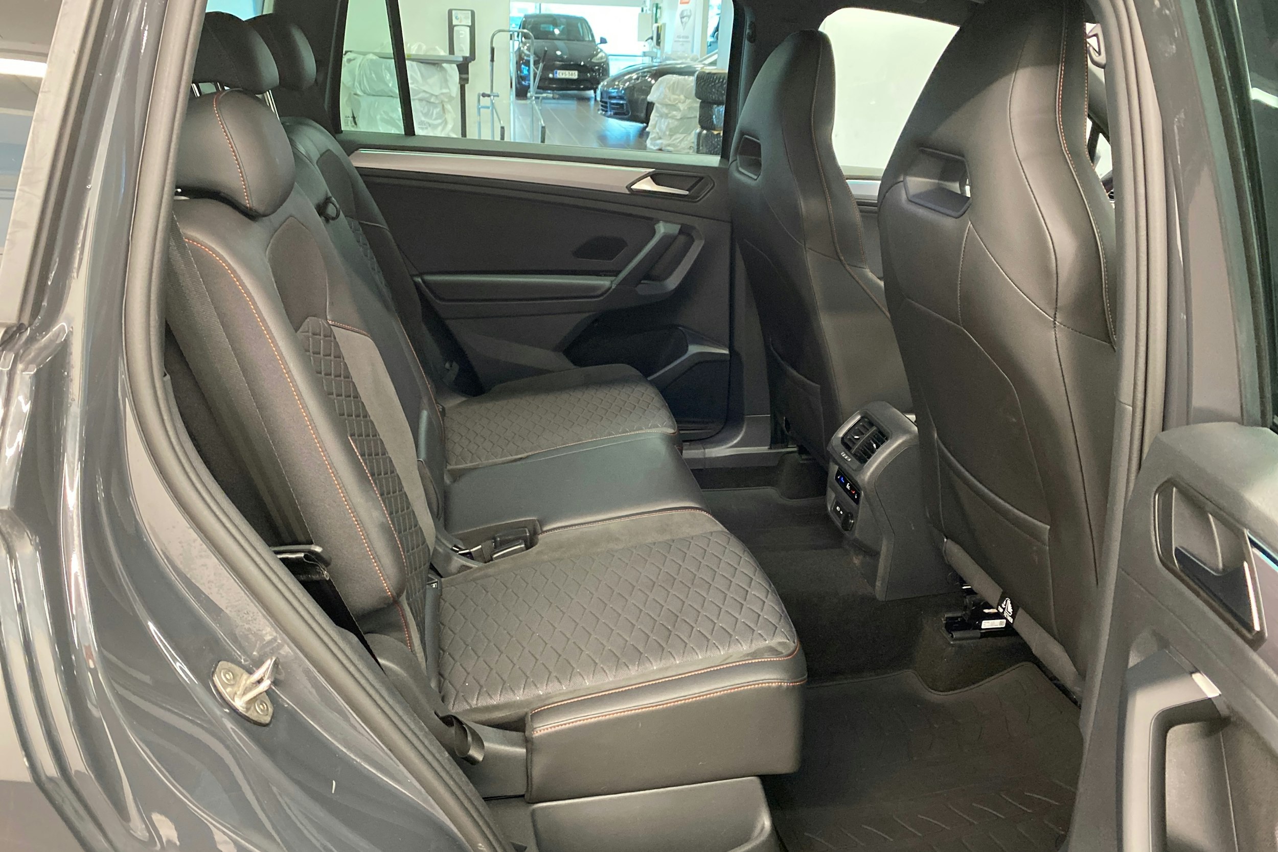 harmaa SEAT Tarraco 2024 kuva 15.