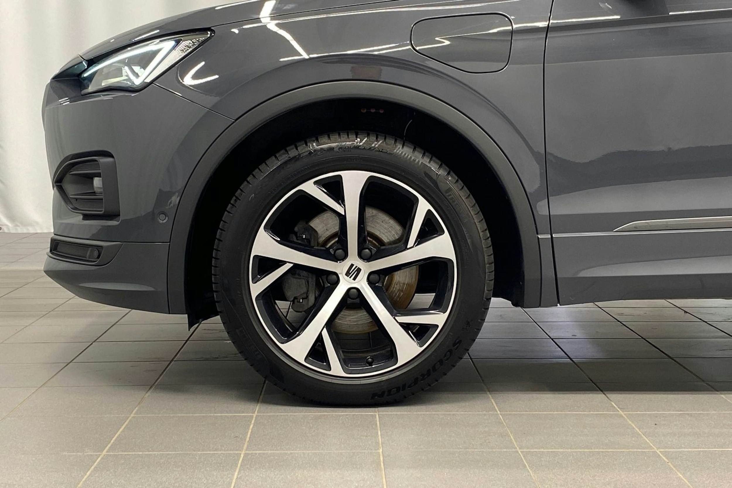 harmaa SEAT Tarraco 2024 kuva 13.