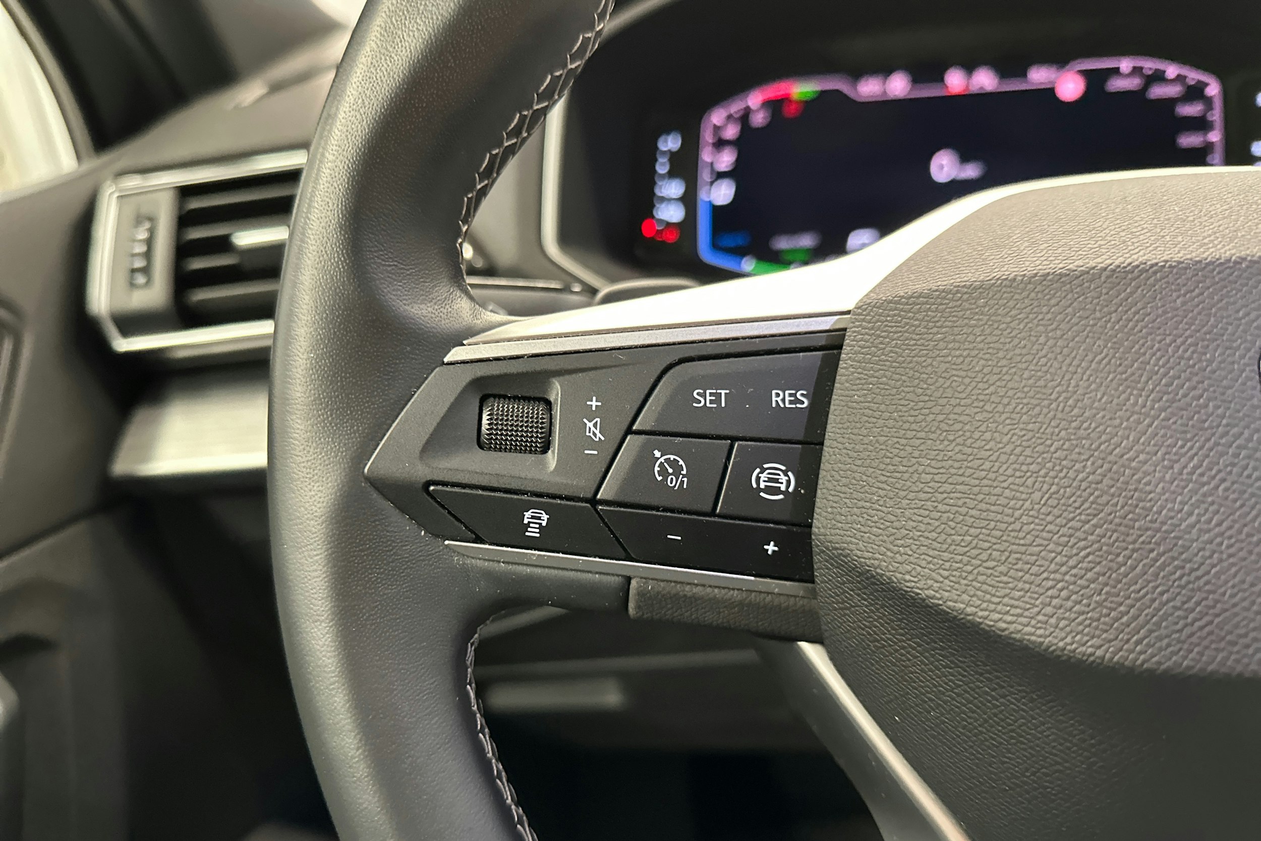 harmaa SEAT Tarraco 2024 kuva 11.