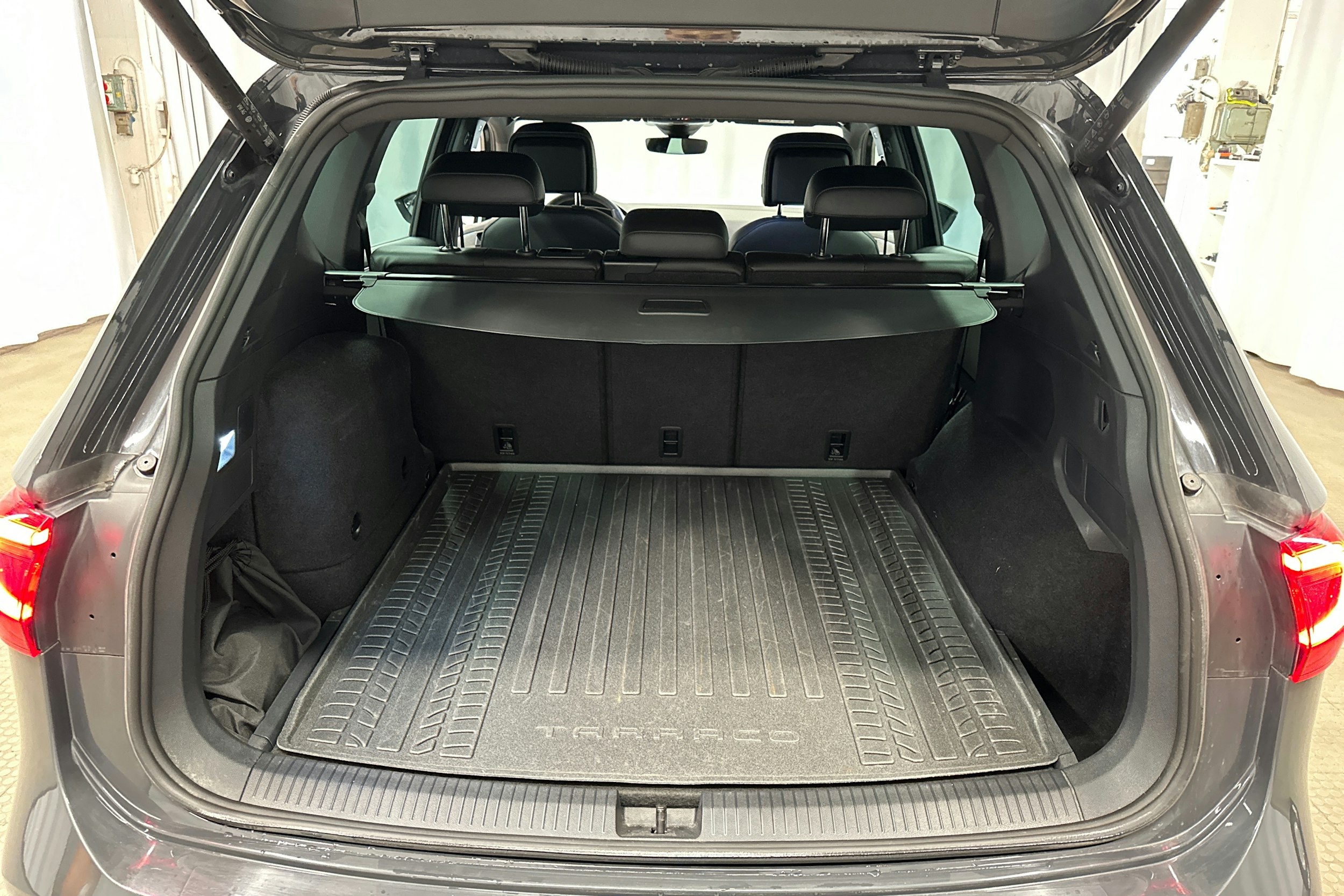 harmaa SEAT Tarraco 2024 kuva 23.