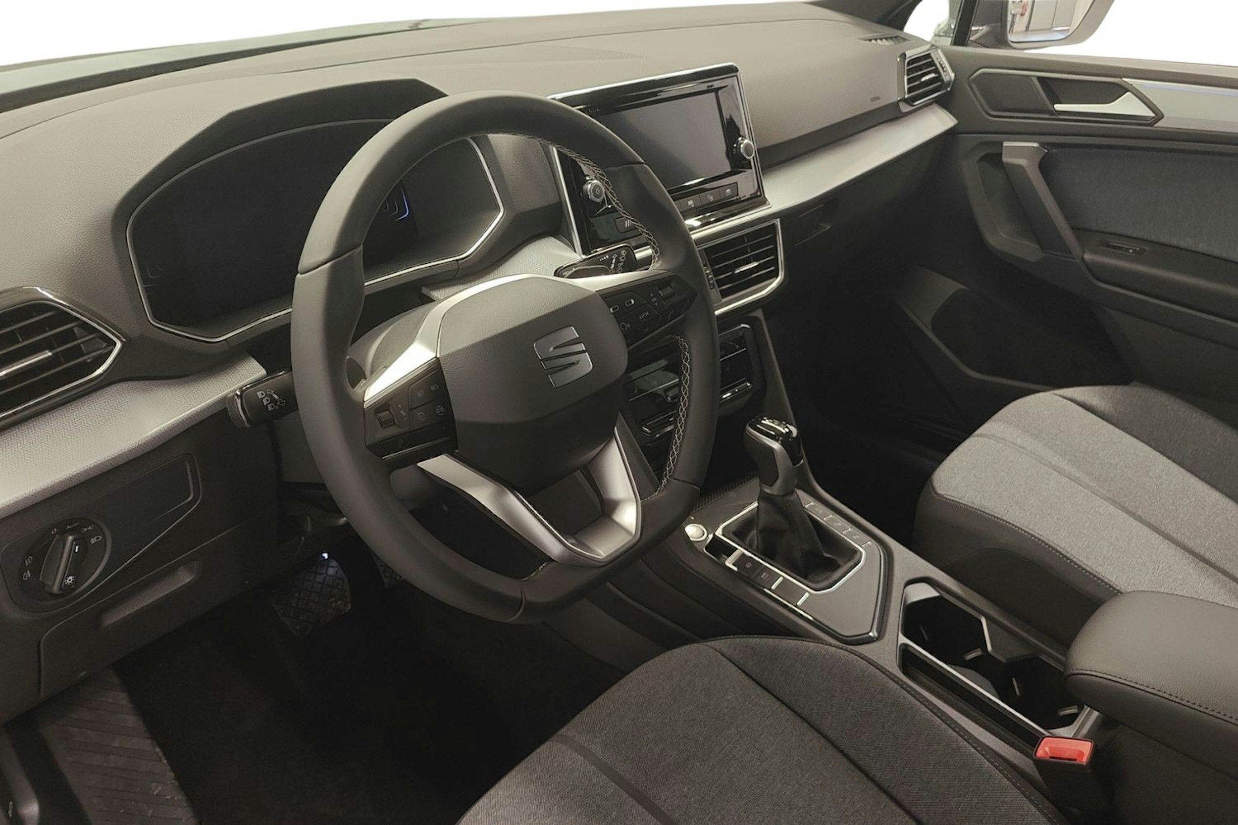 harmaa SEAT Tarraco 2025 kuva 6.