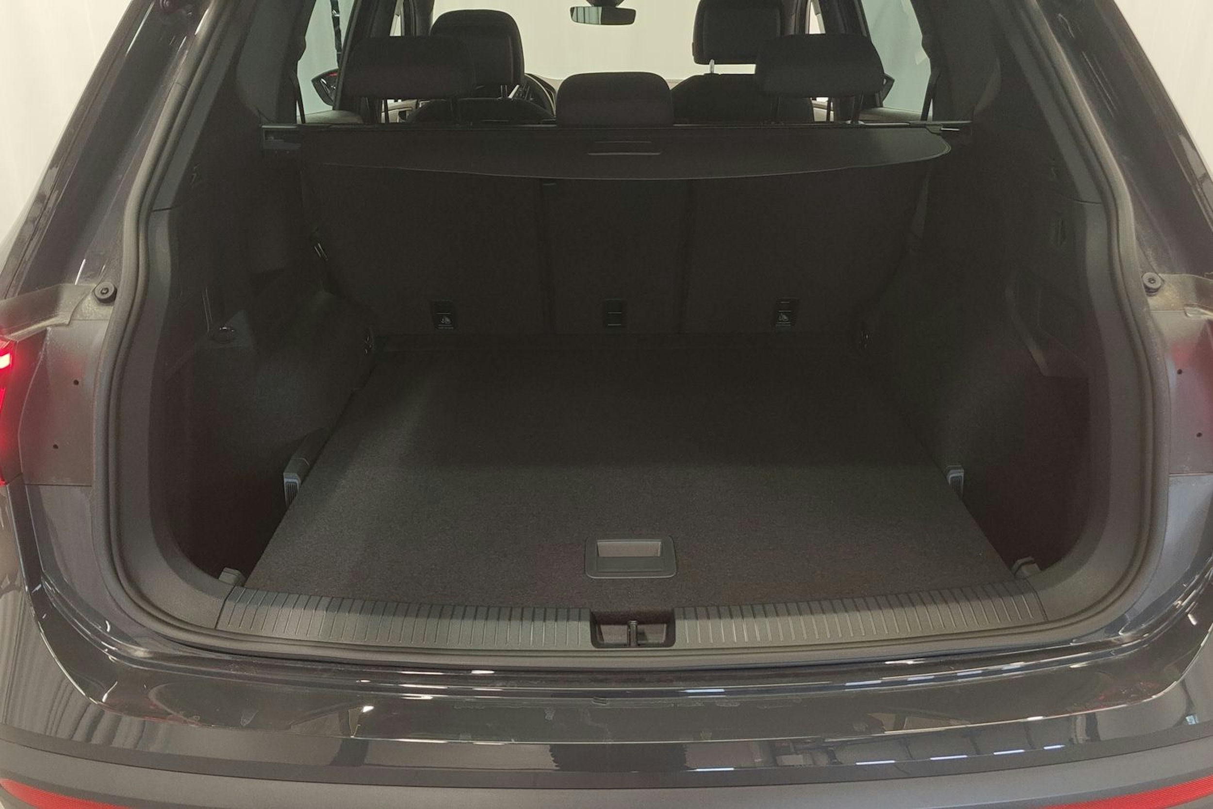 harmaa SEAT Tarraco 2025 kuva 11.