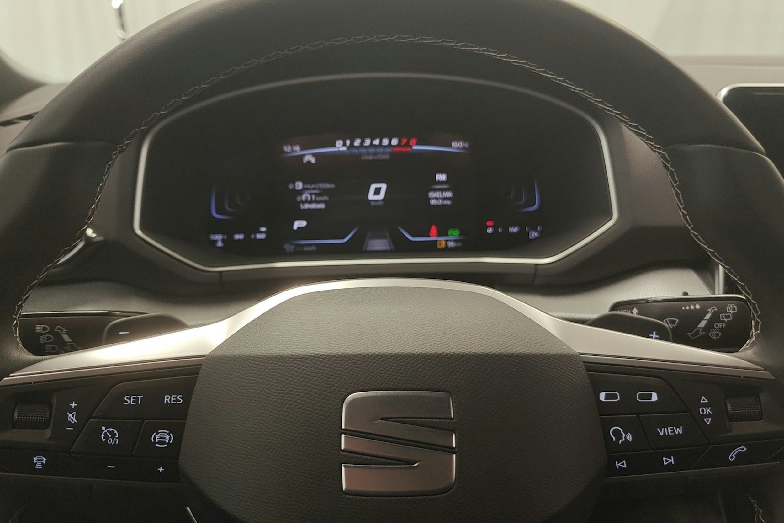 harmaa SEAT Tarraco 2025 kuva 12.