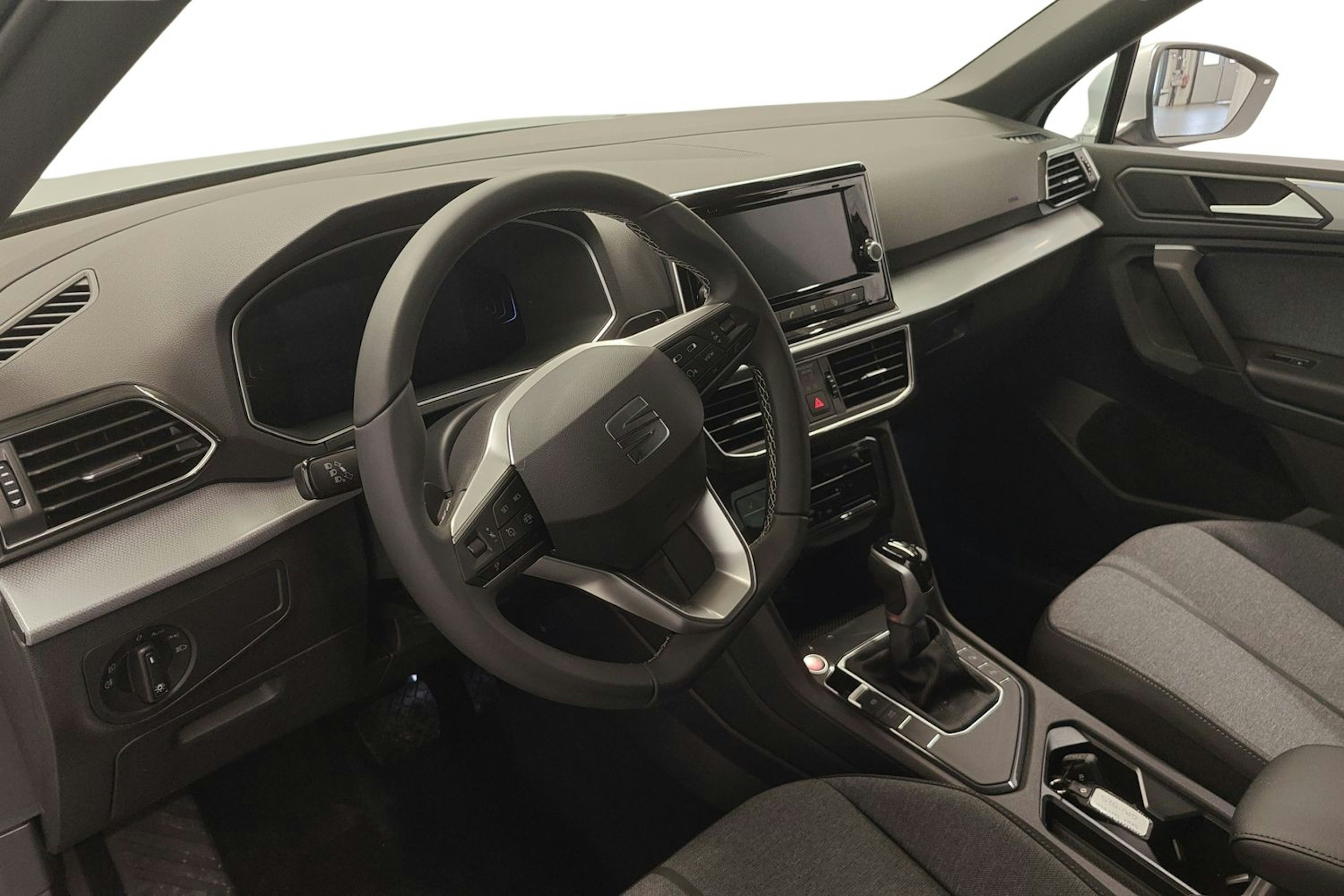 harmaa SEAT Tarraco 2025 kuva 6.