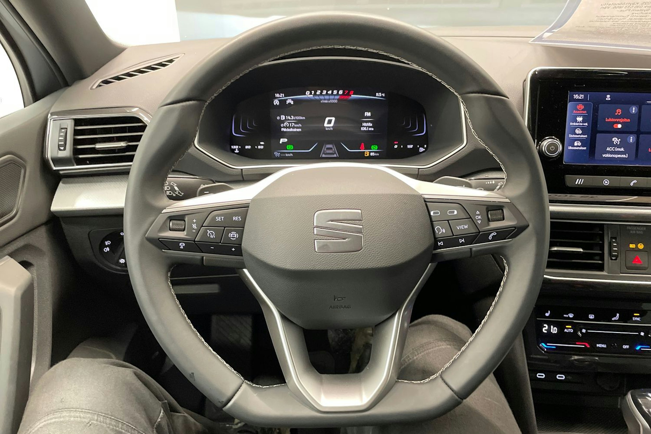 harmaa SEAT Tarraco 2025 kuva 16.